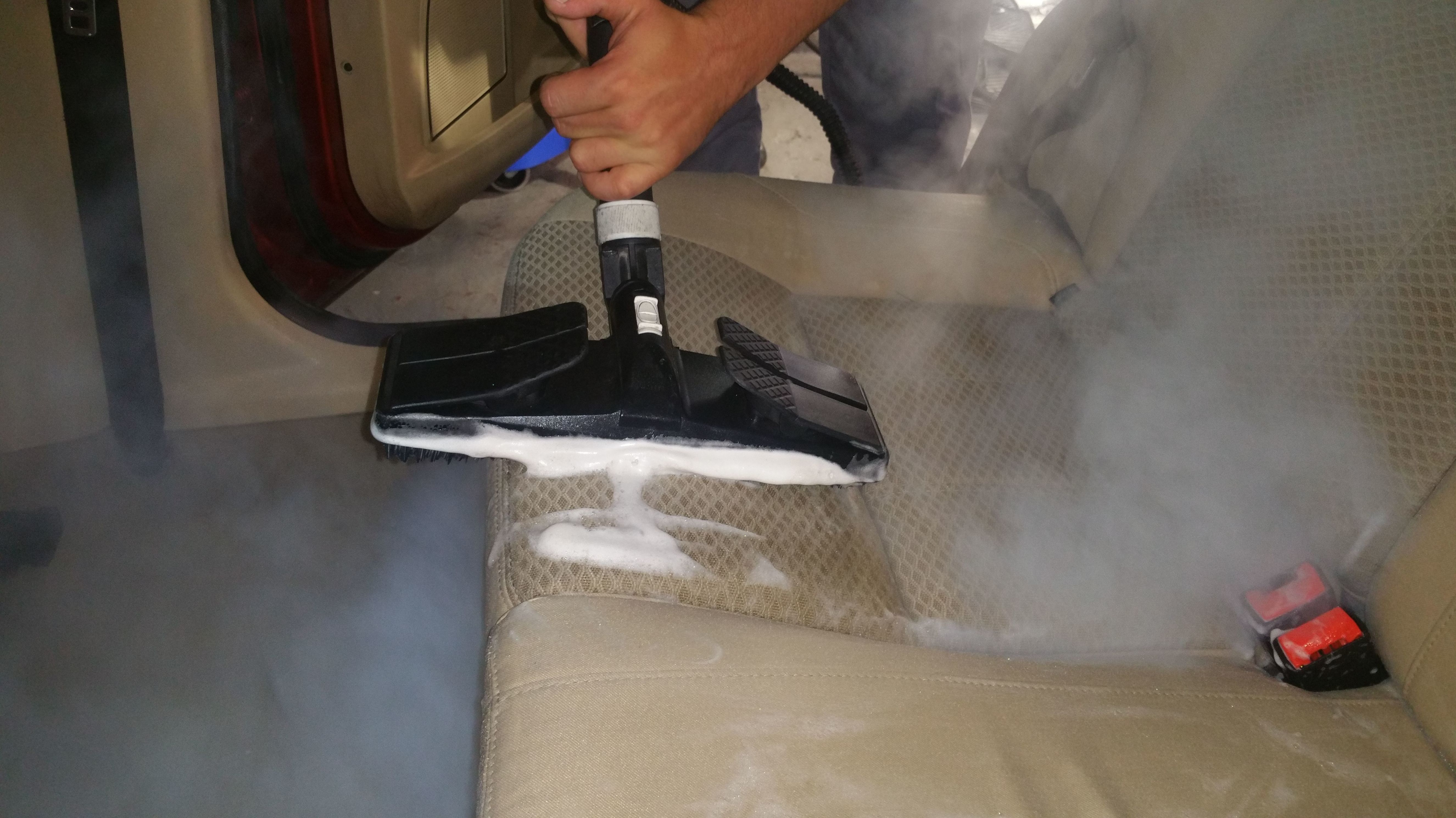 Lavado a mano de vehículos a vapor : Servicios de Talleres LGA Lavado a mano de vehículos a vapor : Servicios de Talleres LGA