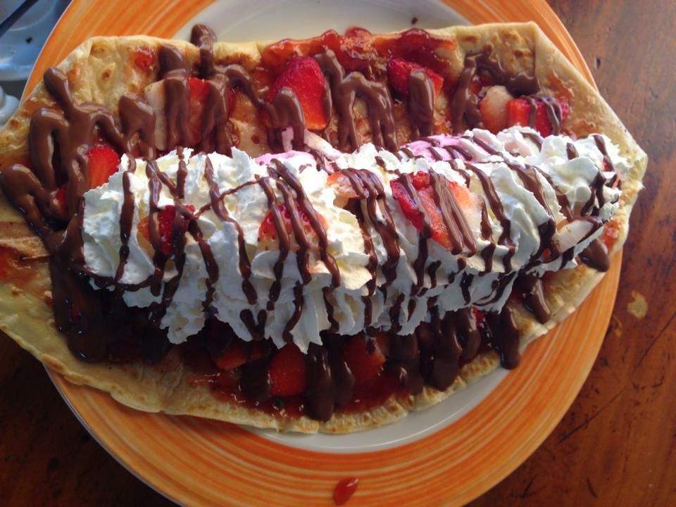 Crepes especiales dulces con fruta: Carta of Crepería La Bohême Crepes especiales dulces con fruta: Carta of Crepería La Bohême