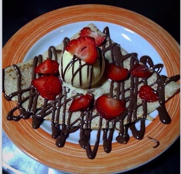 Crepes especiales dulces con fruta: Carta of Crepería La Bohême Crepes especiales dulces con fruta: Carta of Crepería La Bohême
