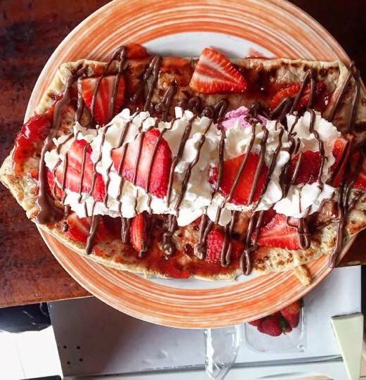 Crepes especiales dulces con fruta: Carta of Crepería La Bohême Crepes especiales dulces con fruta: Carta of Crepería La Bohême