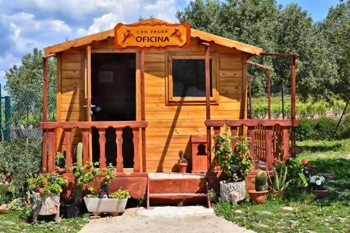 Amplios parques y entorno natural: servicios de Can Fauna Amplios parques y entorno natural: servicios de Can Fauna