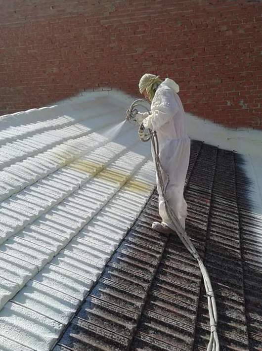Empresa dedicada a la proyección de espuma de poliuretano de alta densidad sobre tejados