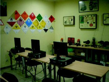Curso de ADR: Permisos y cursos de Autoescuela R. Mahedero Curso de ADR: Permisos y cursos de Autoescuela R. Mahedero