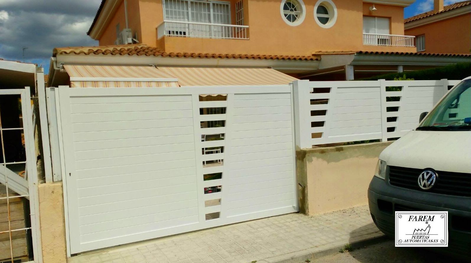 Puertas y Valla de Parcela de Aluminio Blanco FAREM AGMA
