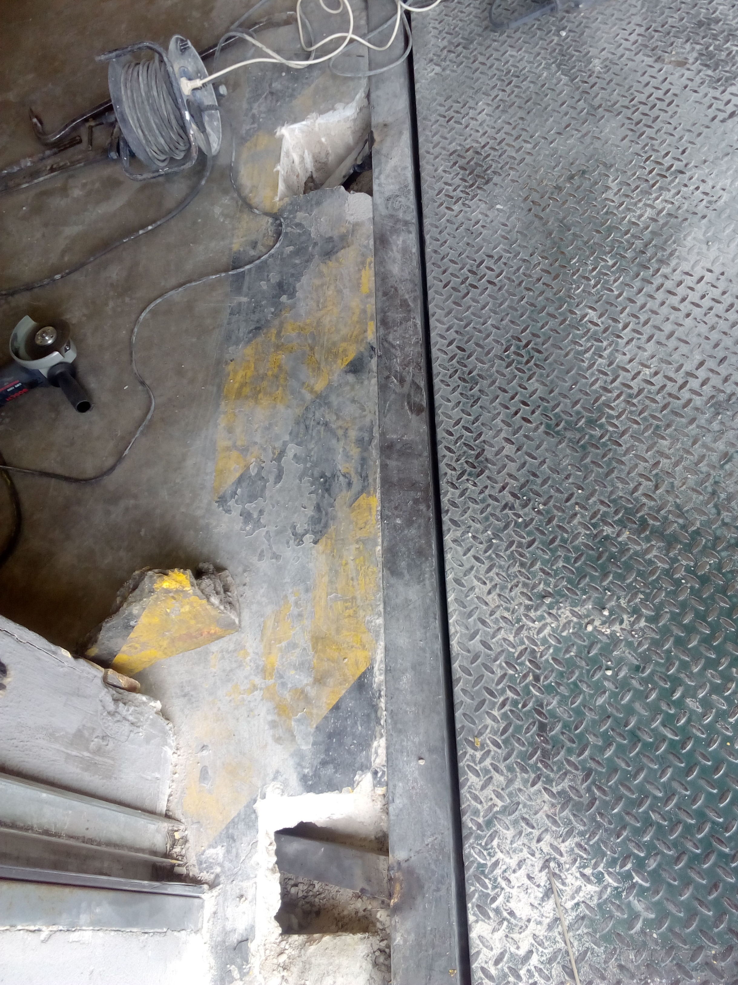 ABRIR HUECO PARA NUEVAS GARRAS ABRIR HUECO PARA NUEVAS GARRAS
