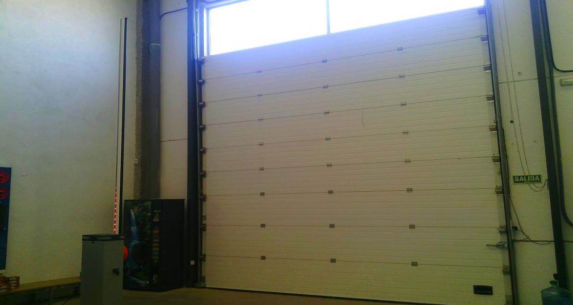 Barreras automáticas de parking de uso intensivo sistema silencioso: Puertas automáticas de Farem Puertas Automáticas Barreras automáticas de parking de uso intensivo sistema silencioso: Puertas automáticas de Farem Puertas Automáticas