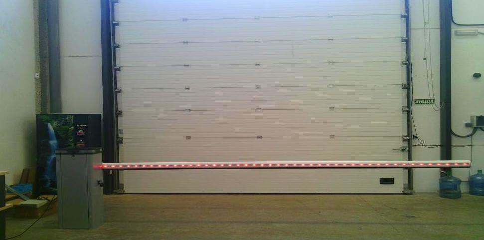 Barreras automáticas de parking de uso intensivo sistema silencioso: Puertas automáticas de Farem Puertas Automáticas Barreras automáticas de parking de uso intensivo sistema silencioso: Puertas automáticas de Farem Puertas Automáticas