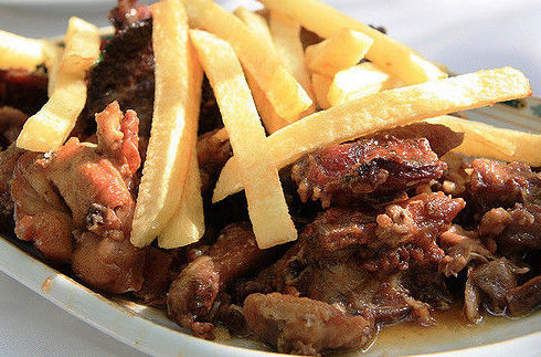 Pollo y conejo al ajillo: Soluciones para sus comidas de Eventos Bernama Pollo y conejo al ajillo: Soluciones para sus comidas de Eventos Bernama
