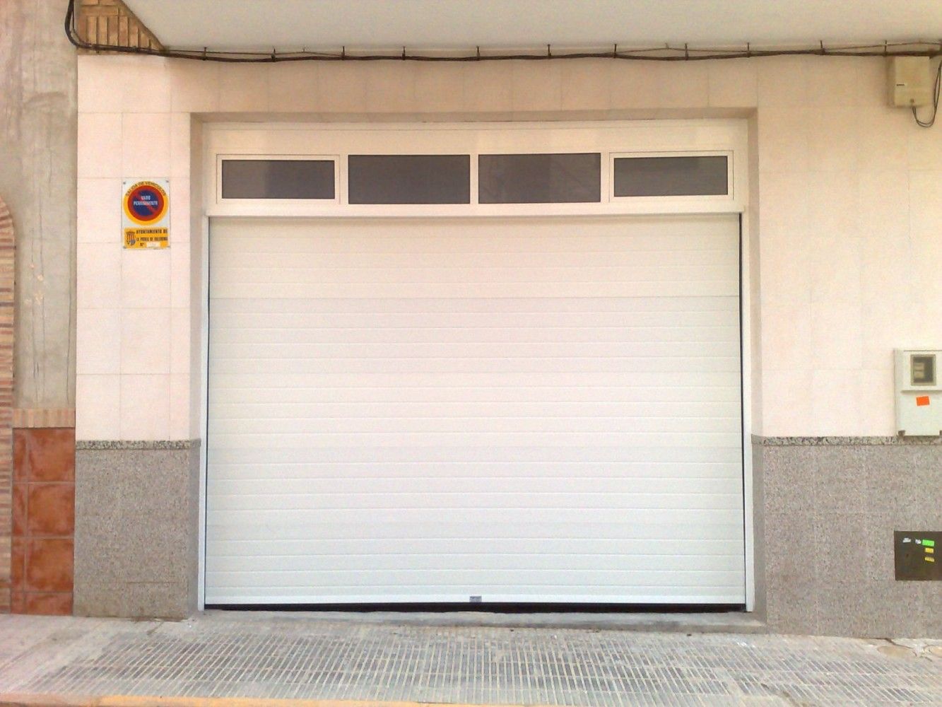 Instalación de puertas automáticas: Productos y Servicios de Portaloy Instalación de puertas automáticas: Productos y Servicios de Portaloy