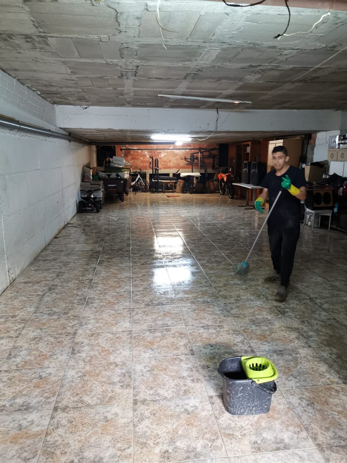 Pulido y abrillantado de suelos: Catálogo de Duolimp Pulido y abrillantado de suelos: Catálogo de Duolimp