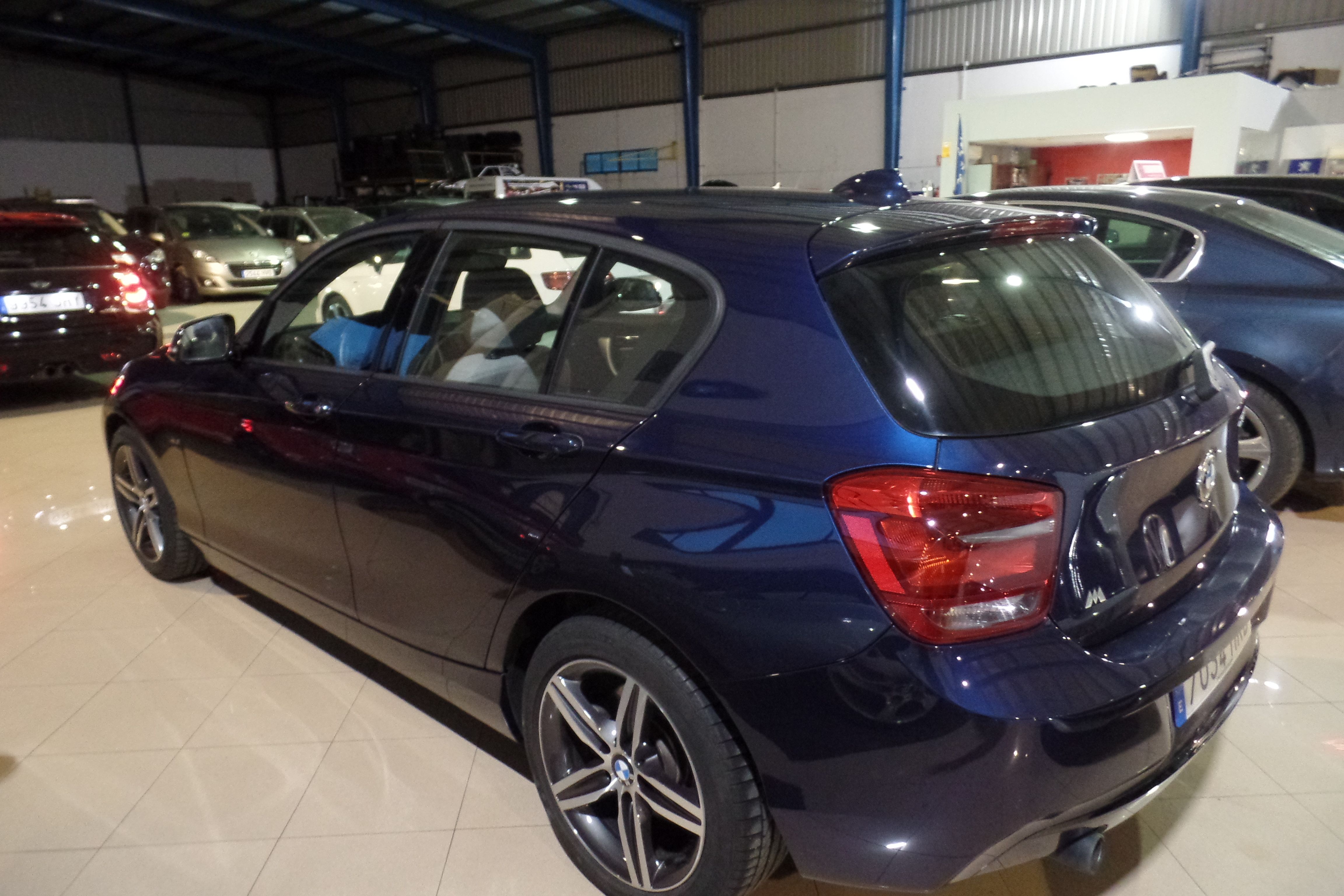 BMW Serie 1 120d Sport (7034-HKB): Servicios Peugeot de Senra Sport BMW Serie 1 120d Sport (7034-HKB): Servicios Peugeot de Senra Sport