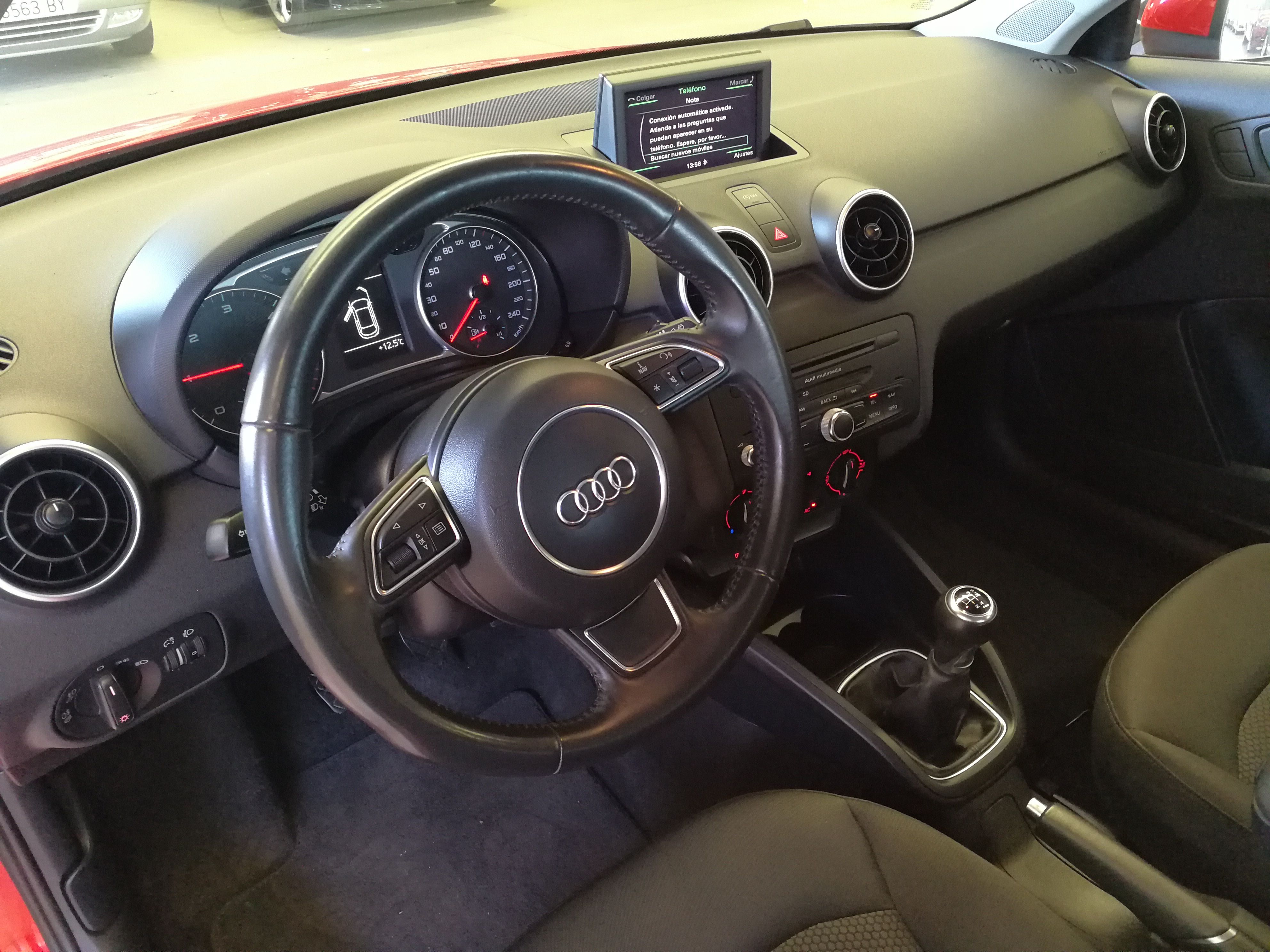 AUDI A1 1.6 TDI 90cv Attraction (1550-HNF): Servicios Peugeot de Senra Sport AUDI A1 1.6 TDI 90cv Attraction (1550-HNF): Servicios Peugeot de Senra Sport