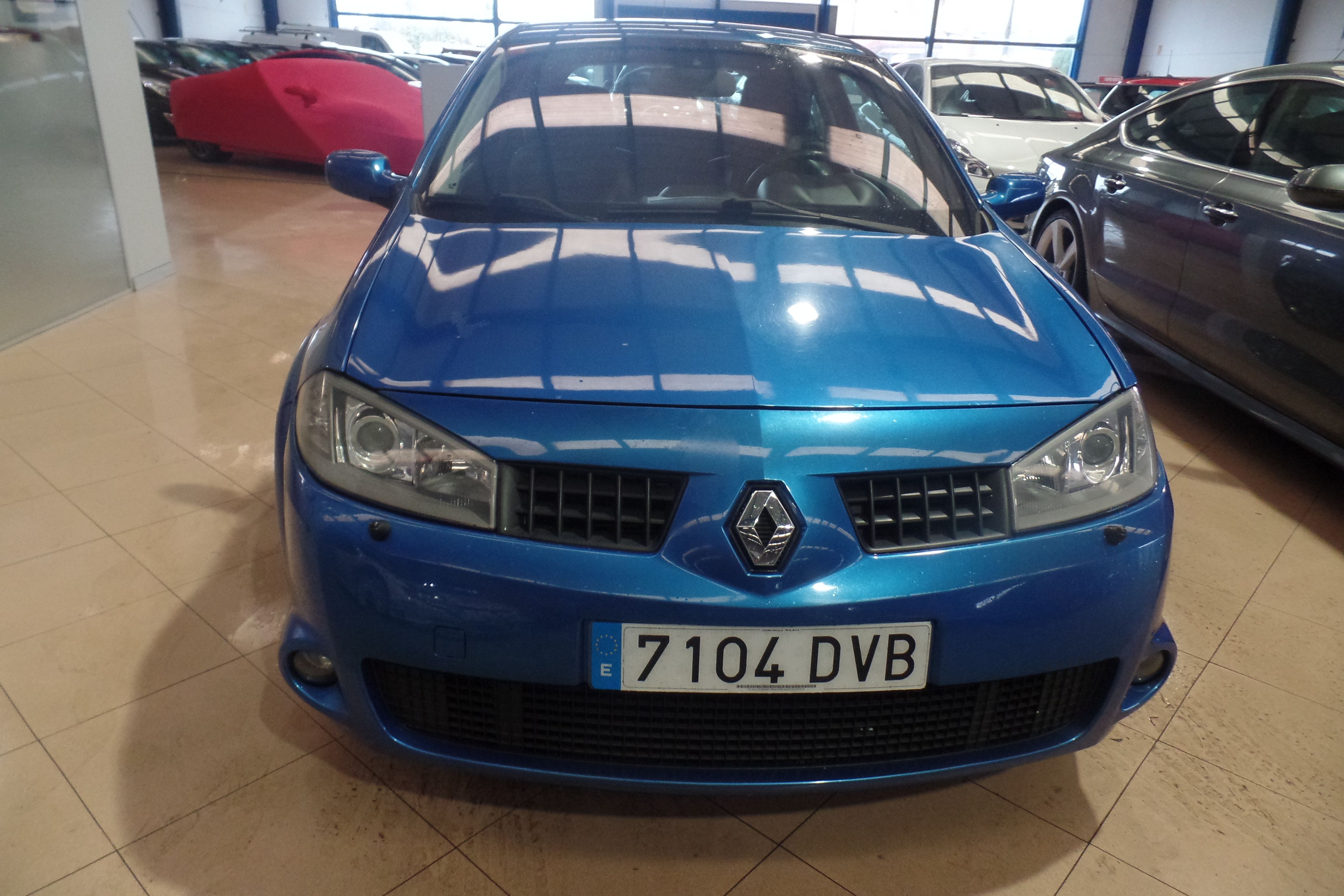 RENAULT Megane LUXE PRIVILEGE 1.6 16V (7104-DVB): Servicios Peugeot de Senra Sport RENAULT Megane LUXE PRIVILEGE 1.6 16V (7104-DVB): Servicios Peugeot de Senra Sport