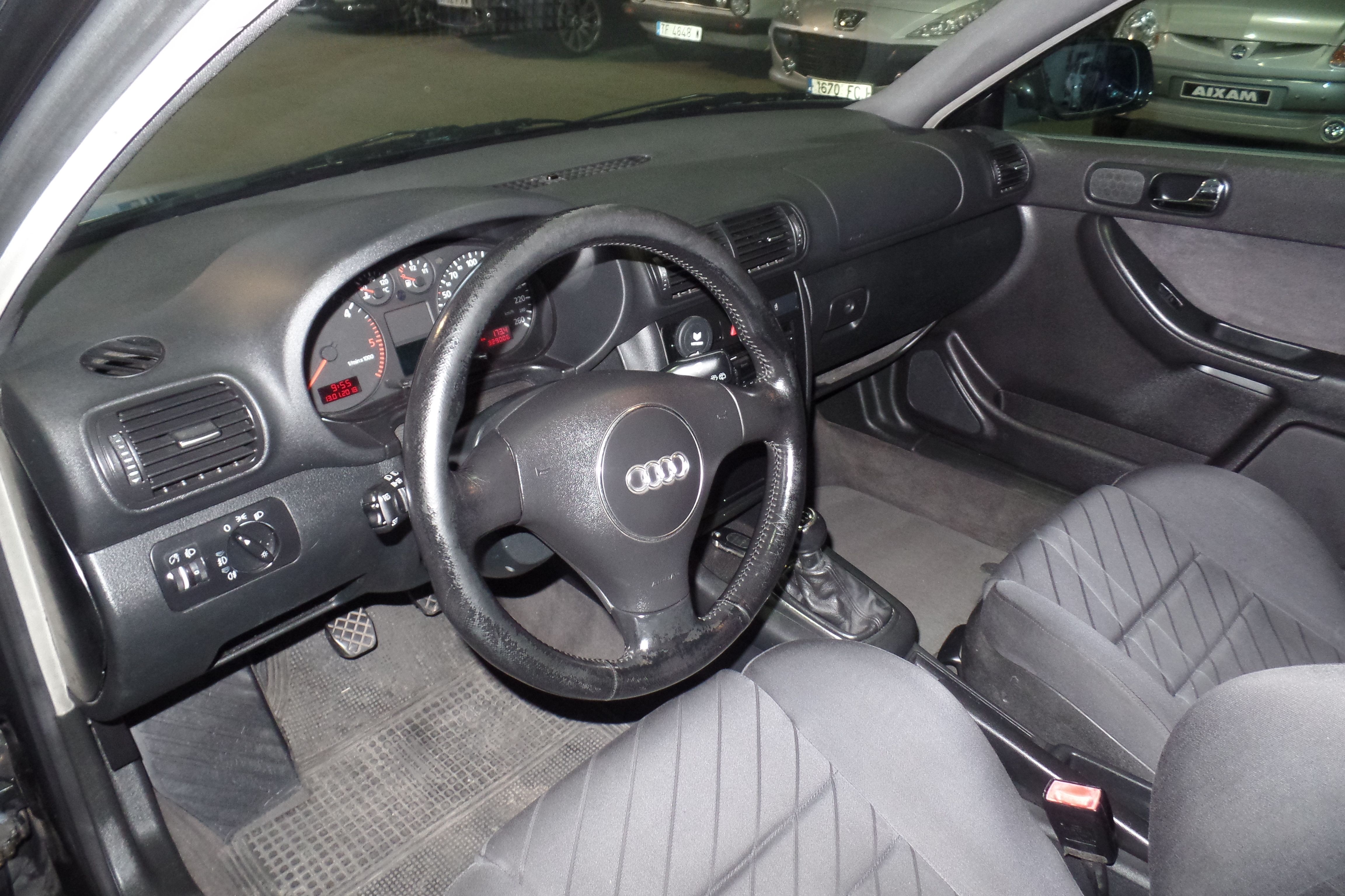 AUDI A3 1.9 TDi Ambition 130 CV (2185-BBP): Servicios Peugeot de Senra Sport AUDI A3 1.9 TDi Ambition 130 CV (2185-BBP): Servicios Peugeot de Senra Sport