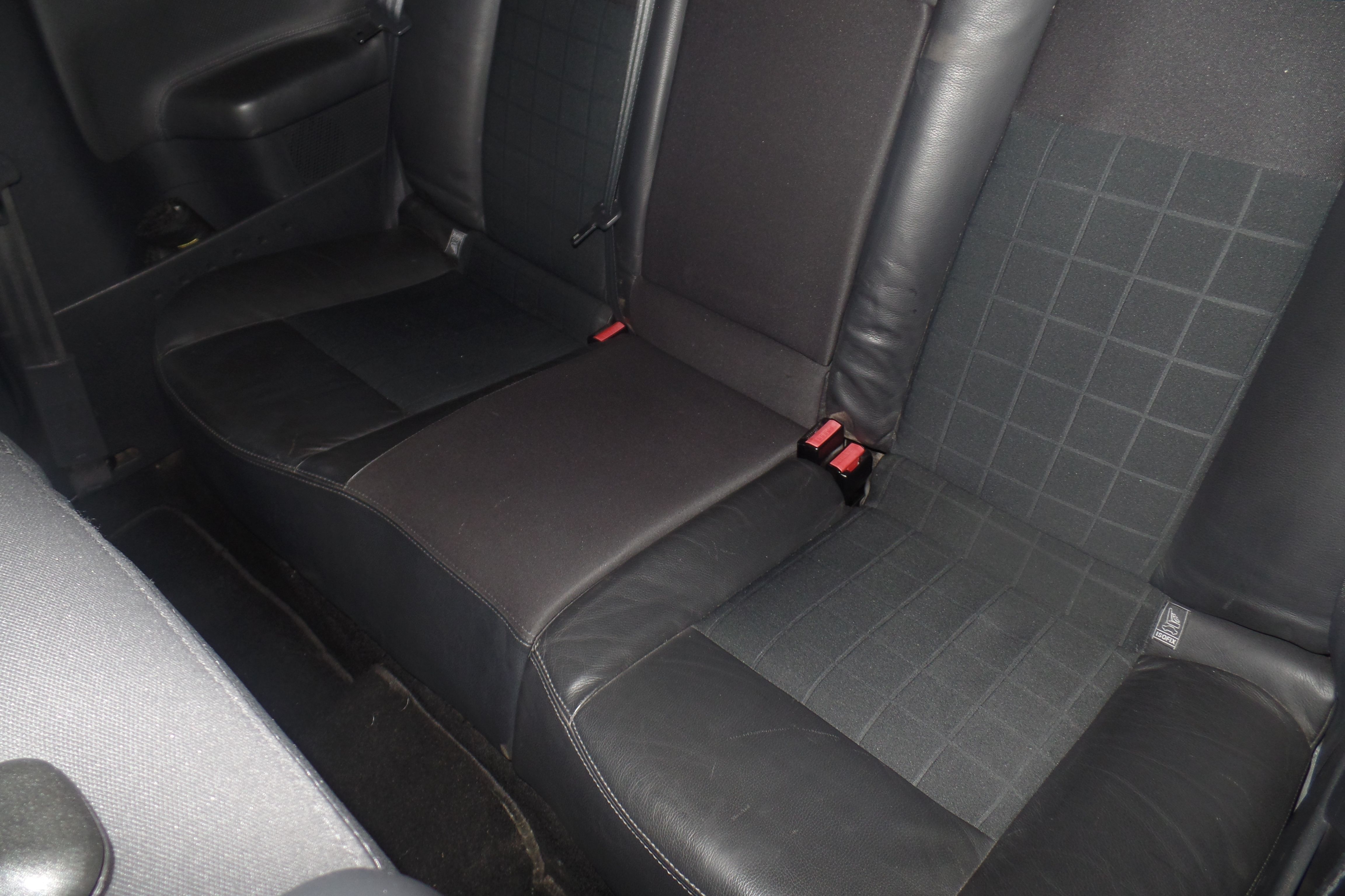 RENAULT Megane LUXE PRIVILEGE 1.6 16V (7104-DVB): Servicios Peugeot de Senra Sport RENAULT Megane LUXE PRIVILEGE 1.6 16V (7104-DVB): Servicios Peugeot de Senra Sport