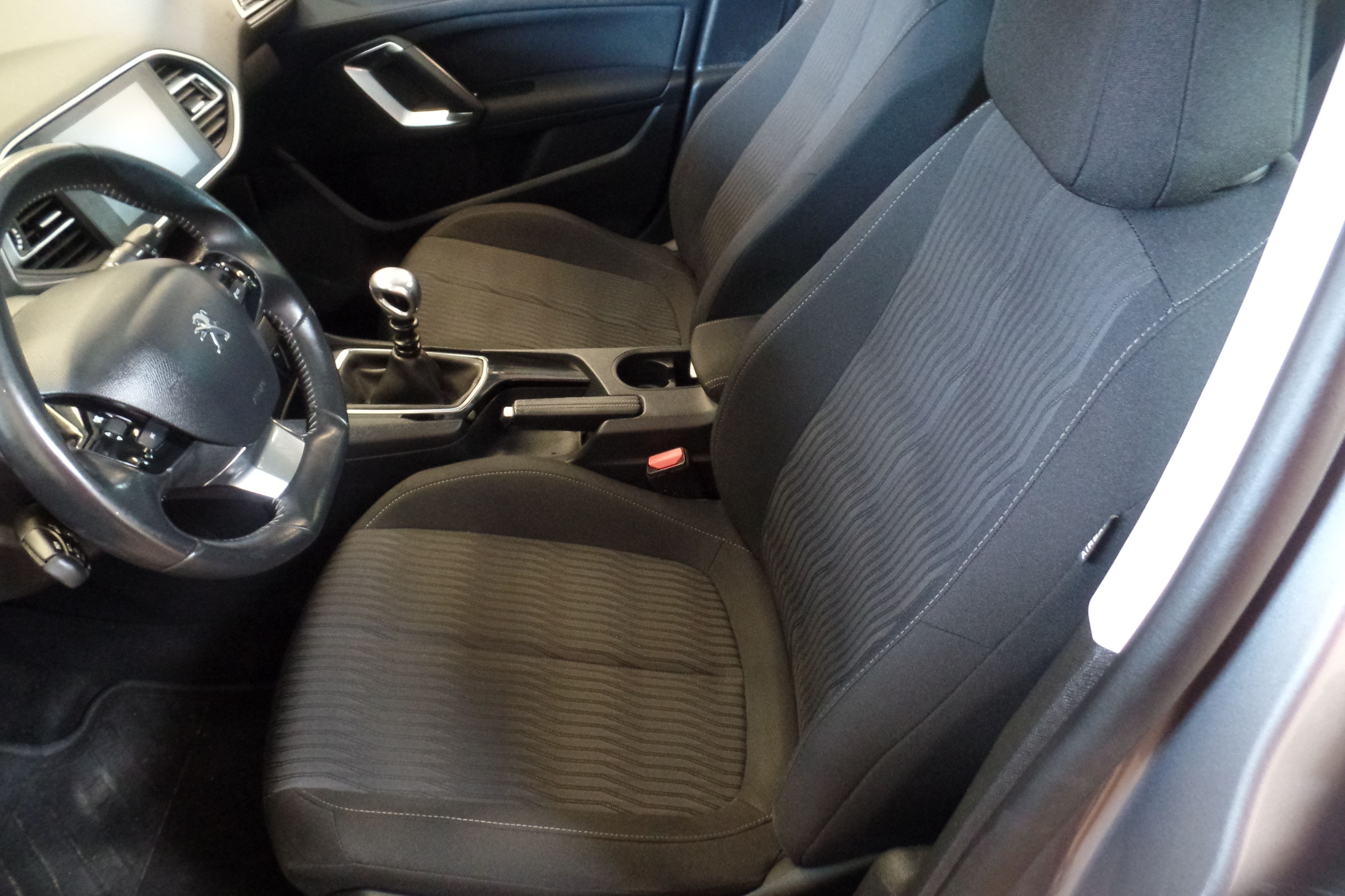 PEUGEOT 308 Nuevo 308 5p Business Line 1.6 eHDi 115 (8728-HWB): Servicios Peugeot de Senra Sport PEUGEOT 308 Nuevo 308 5p Business Line 1.6 eHDi 115 (8728-HWB): Servicios Peugeot de Senra Sport