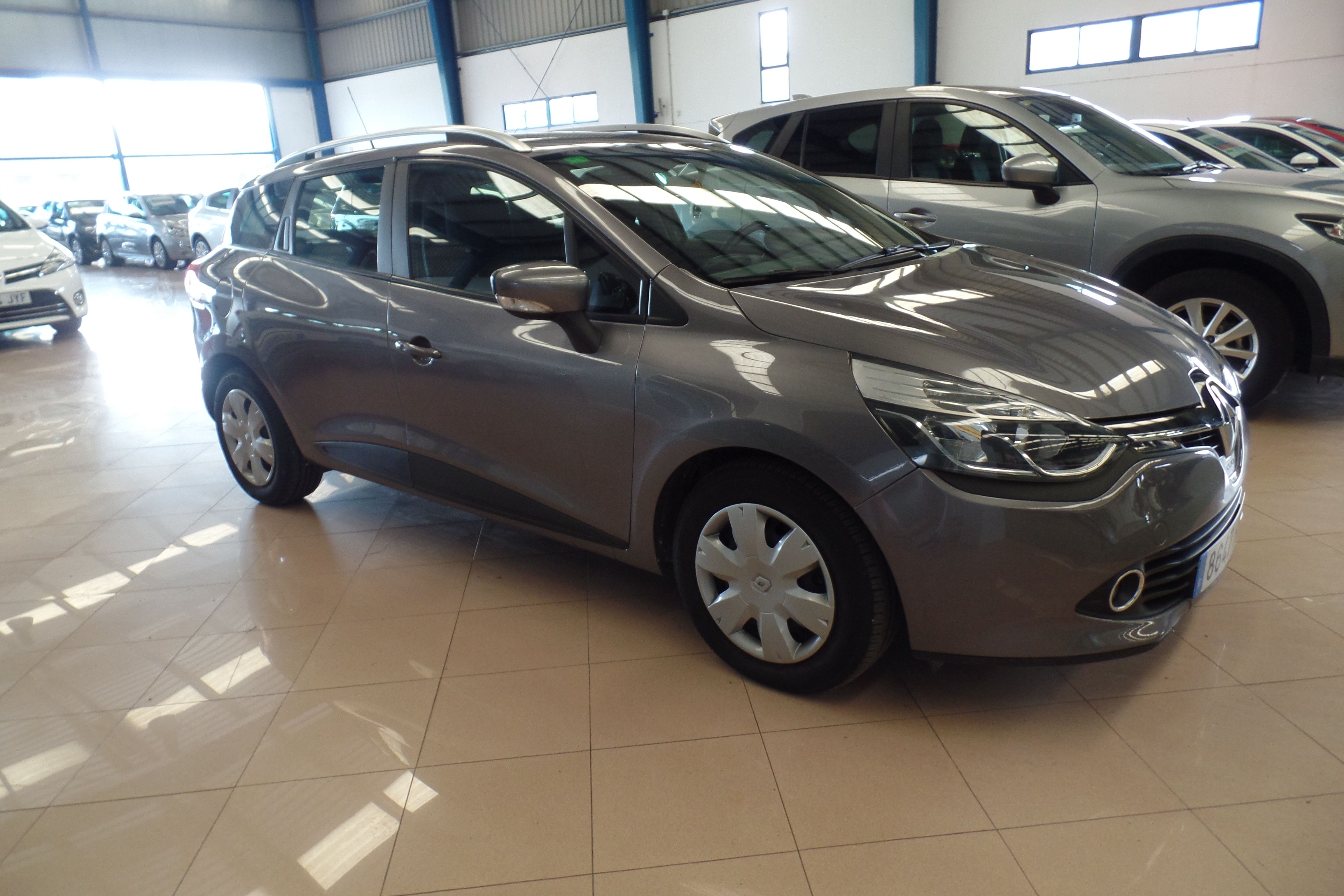 RENAULT Clio Sport Tou. Exp. Energy dCi 90 SS eco2 (8647-HSS): Servicios Peugeot de Senra Sport RENAULT Clio Sport Tou. Exp. Energy dCi 90 SS eco2 (8647-HSS): Servicios Peugeot de Senra Sport