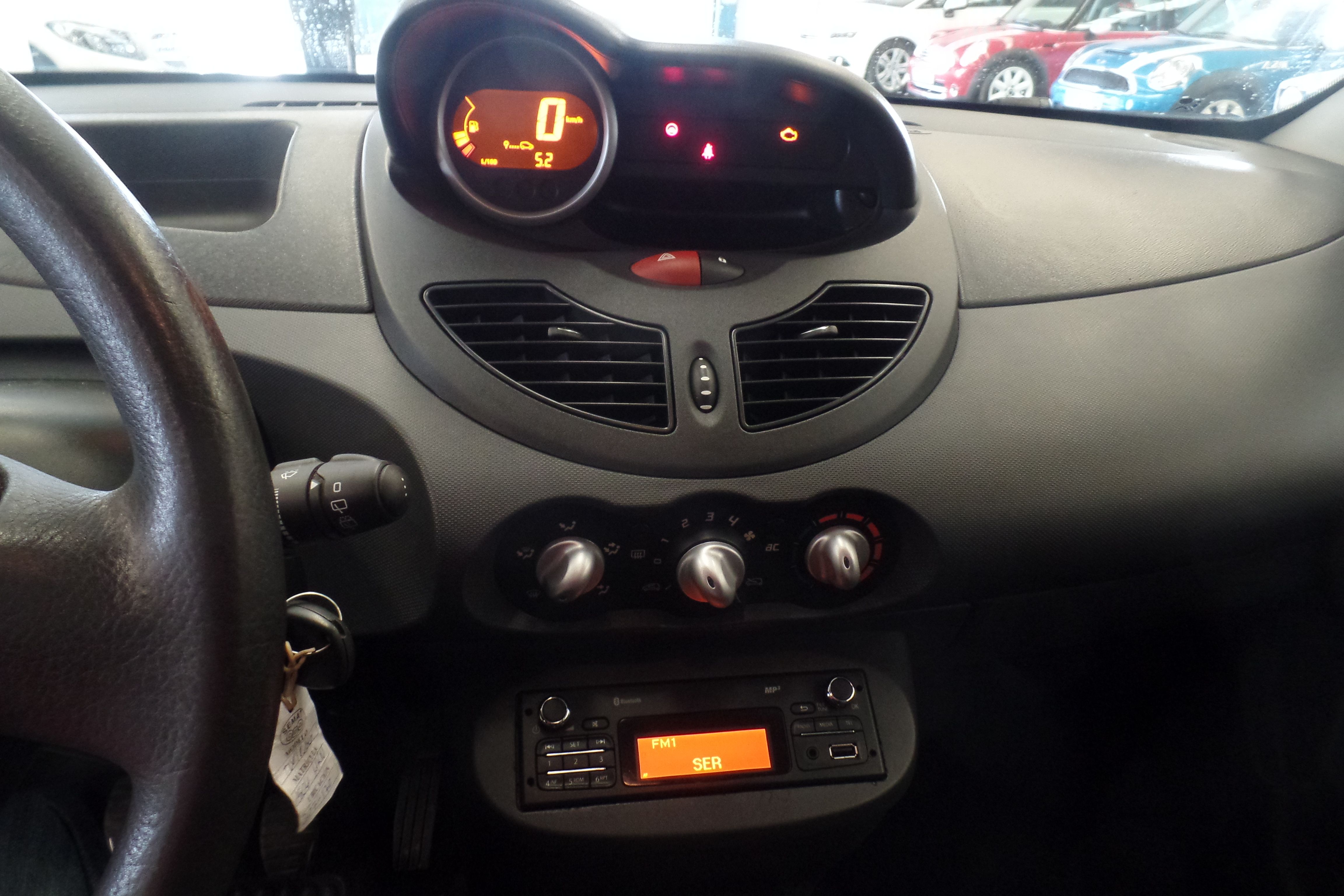 RENAULT Twingo Societe Fase2 dCi 75 E5 (1504-HKN): Servicios Peugeot de Senra Sport RENAULT Twingo Societe Fase2 dCi 75 E5 (1504-HKN): Servicios Peugeot de Senra Sport