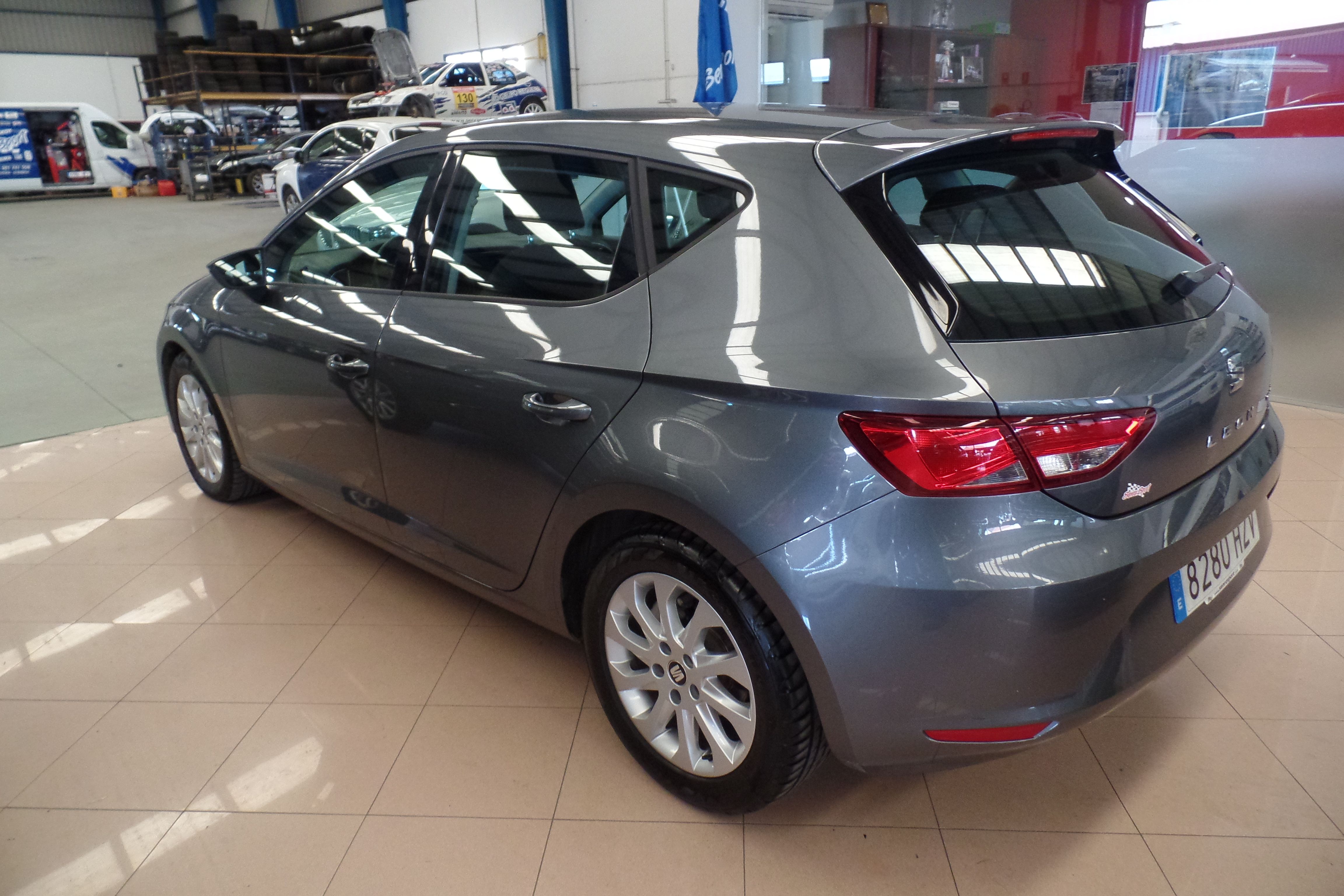 SEAT Leon 1.6 TDI 110cv StSp Style Ecomotive (8280-HZV): Servicios Peugeot de Senra Sport SEAT Leon 1.6 TDI 110cv StSp Style Ecomotive (8280-HZV): Servicios Peugeot de Senra Sport