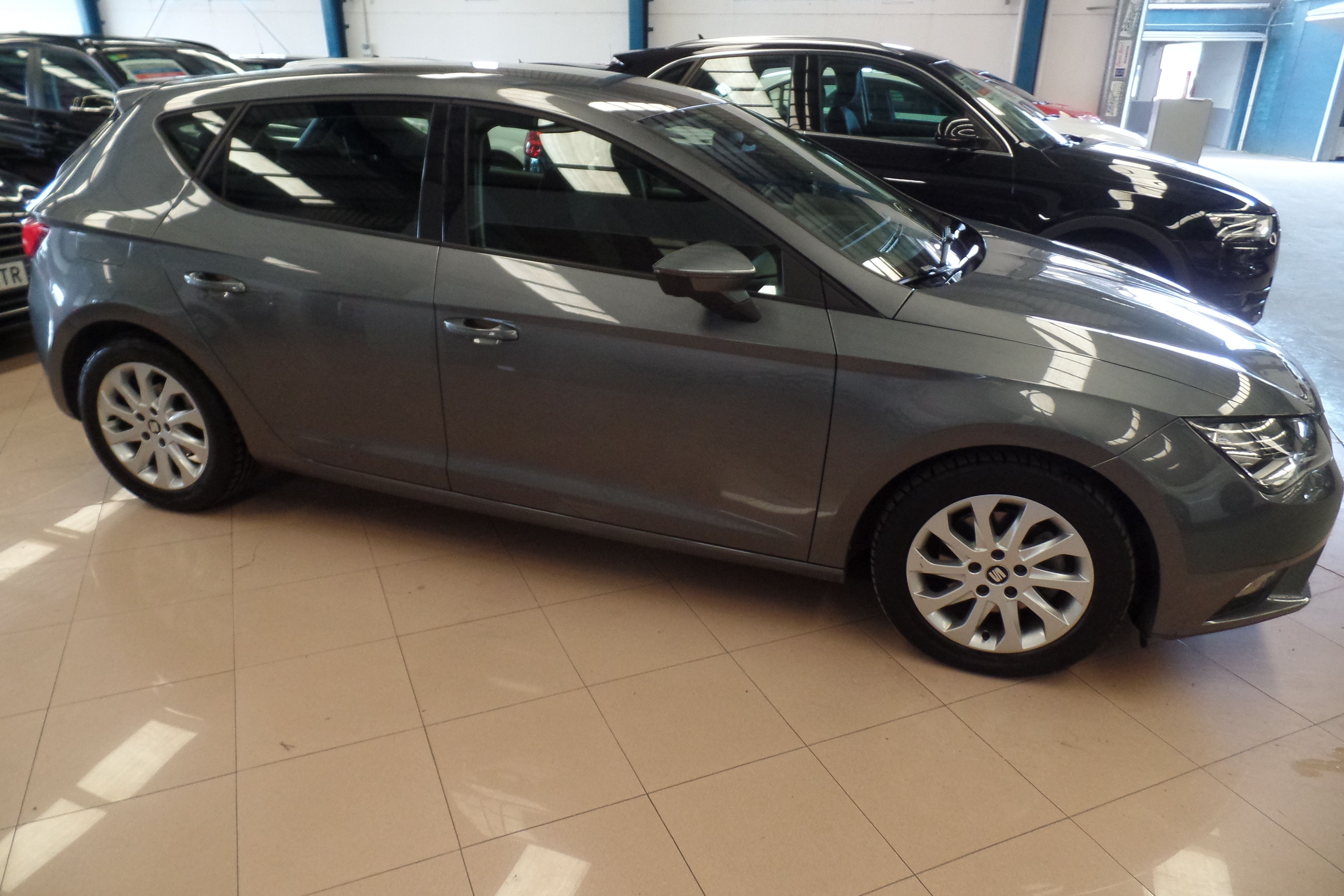 SEAT Leon 1.6 TDI 110cv StSp Style Ecomotive (8280-HZV): Servicios Peugeot de Senra Sport SEAT Leon 1.6 TDI 110cv StSp Style Ecomotive (8280-HZV): Servicios Peugeot de Senra Sport