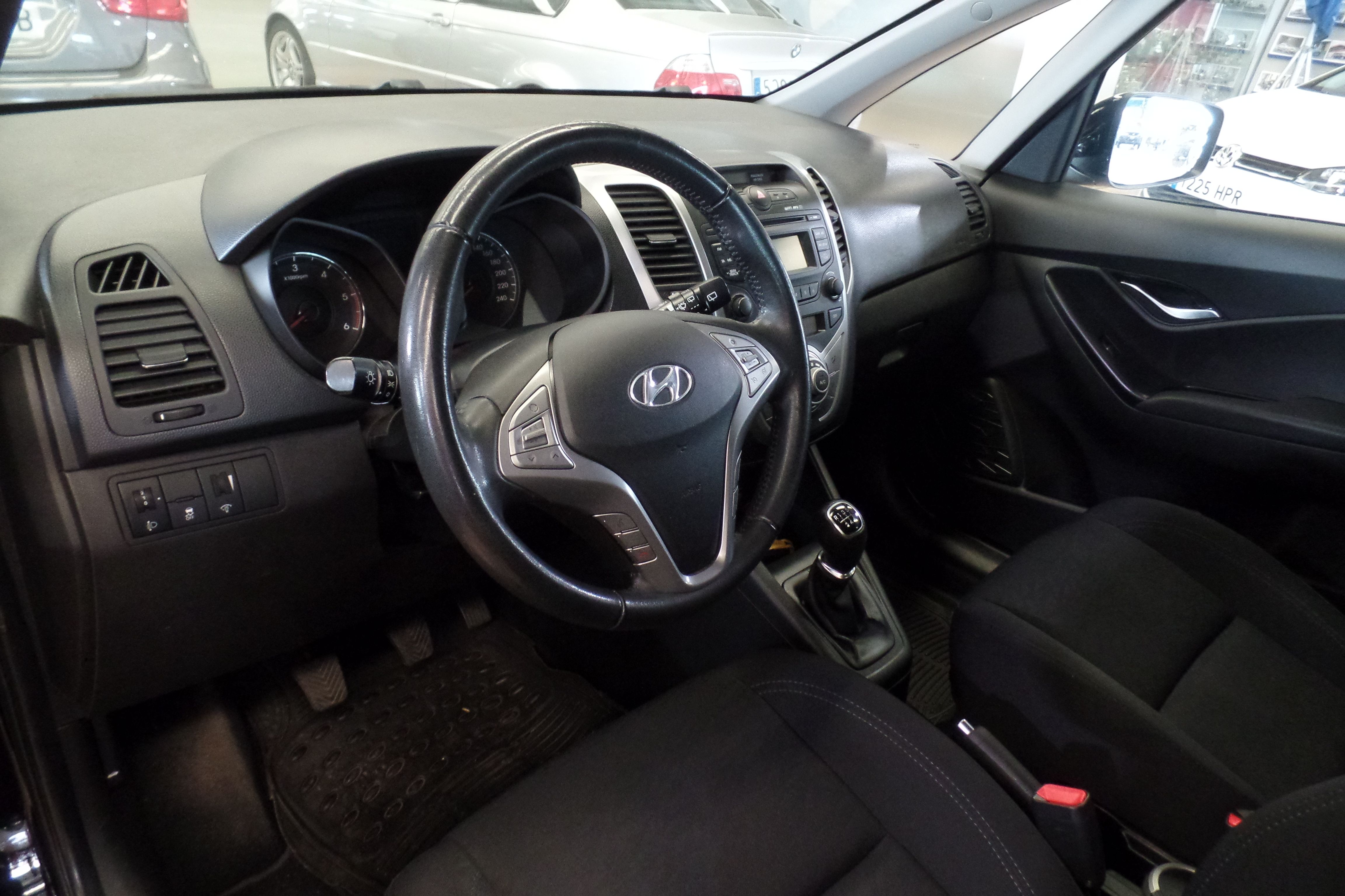 HYUNDAI ix20 1.6 CRDI GLS 115cv Comfort (7937HGP): Servicios Peugeot de Senra Sport HYUNDAI ix20 1.6 CRDI GLS 115cv Comfort (7937HGP): Servicios Peugeot de Senra Sport