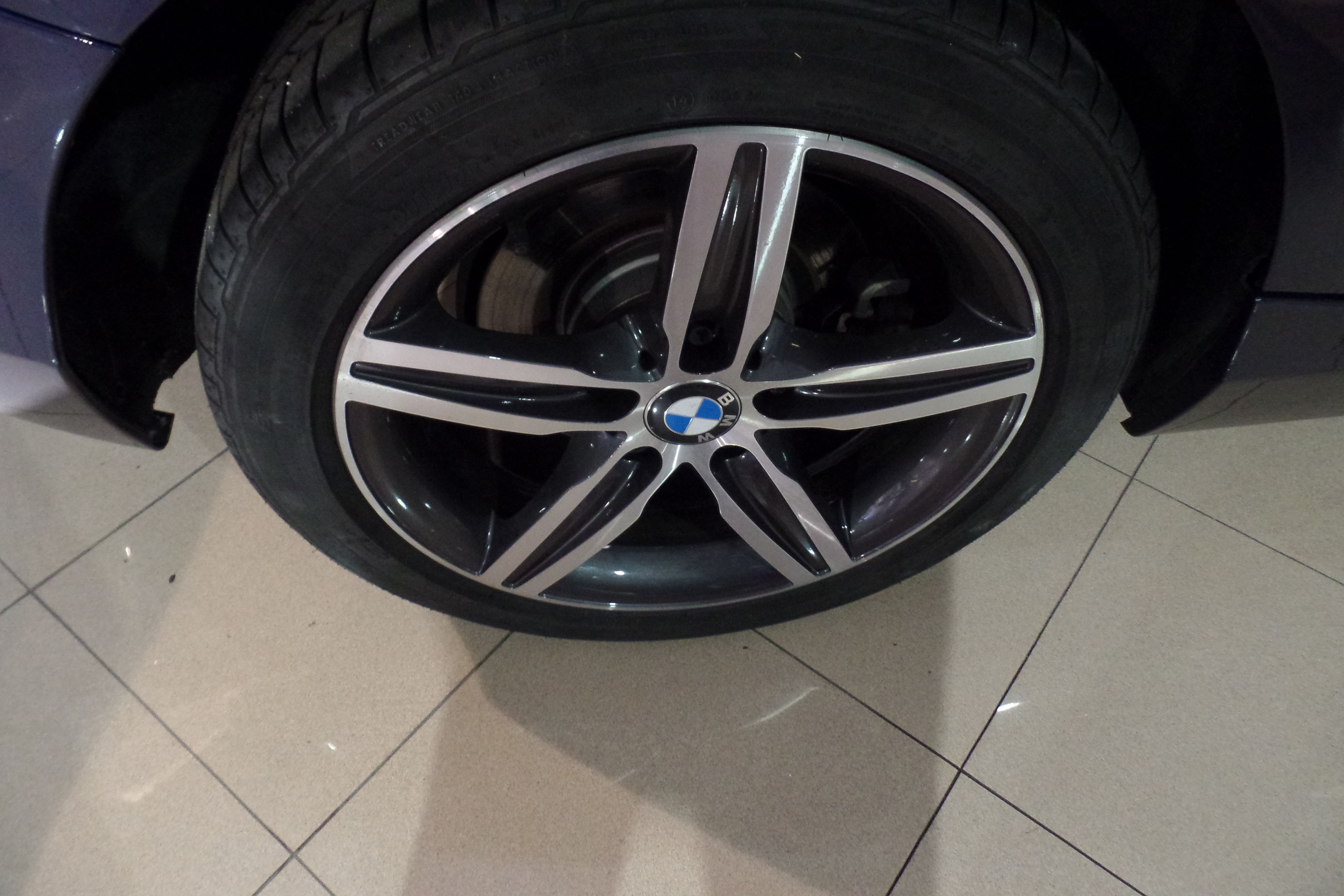 BMW Serie 1 120d Sport (7034-HKB): Servicios Peugeot de Senra Sport BMW Serie 1 120d Sport (7034-HKB): Servicios Peugeot de Senra Sport