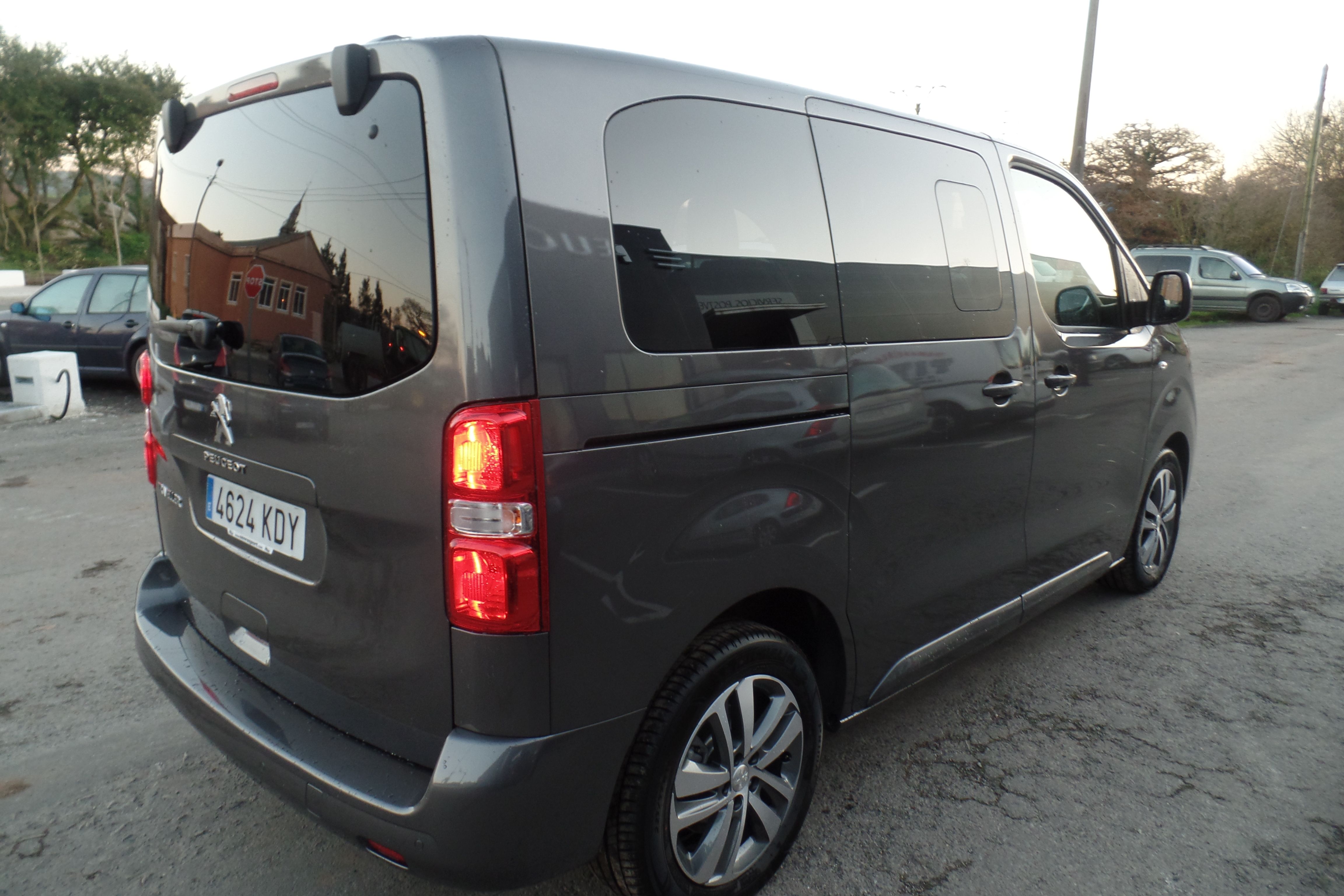 PEUGEOT Traveller Active BlueHDi 110KW 150CV Compact: Servicios Peugeot de Senra Sport PEUGEOT Traveller Active BlueHDi 110KW 150CV Compact: Servicios Peugeot de Senra Sport
