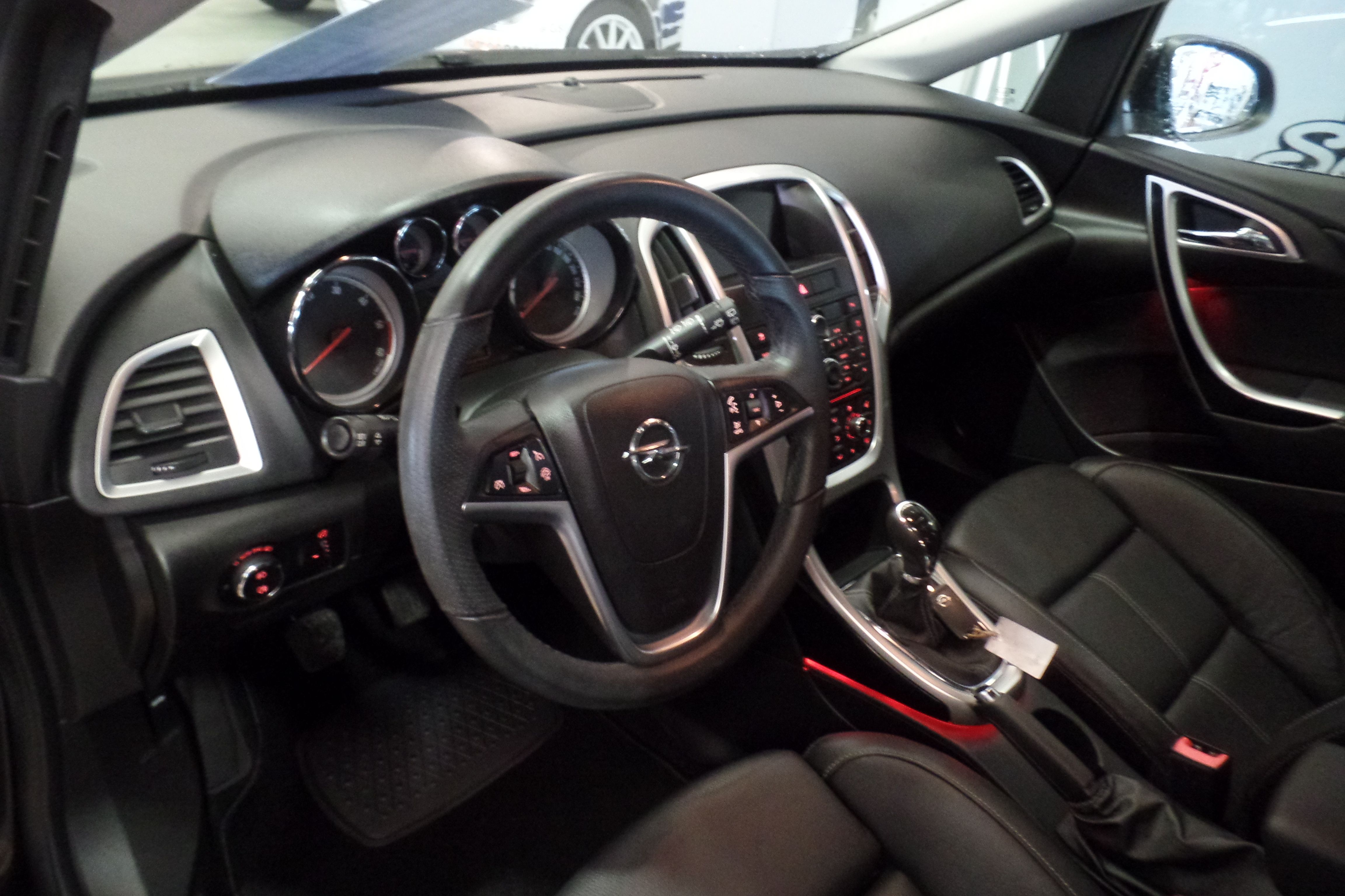 OPEL Astra 2.0 CDTi SS 165 CV Sportive (4430-HPH): Servicios Peugeot de Senra Sport OPEL Astra 2.0 CDTi SS 165 CV Sportive (4430-HPH): Servicios Peugeot de Senra Sport