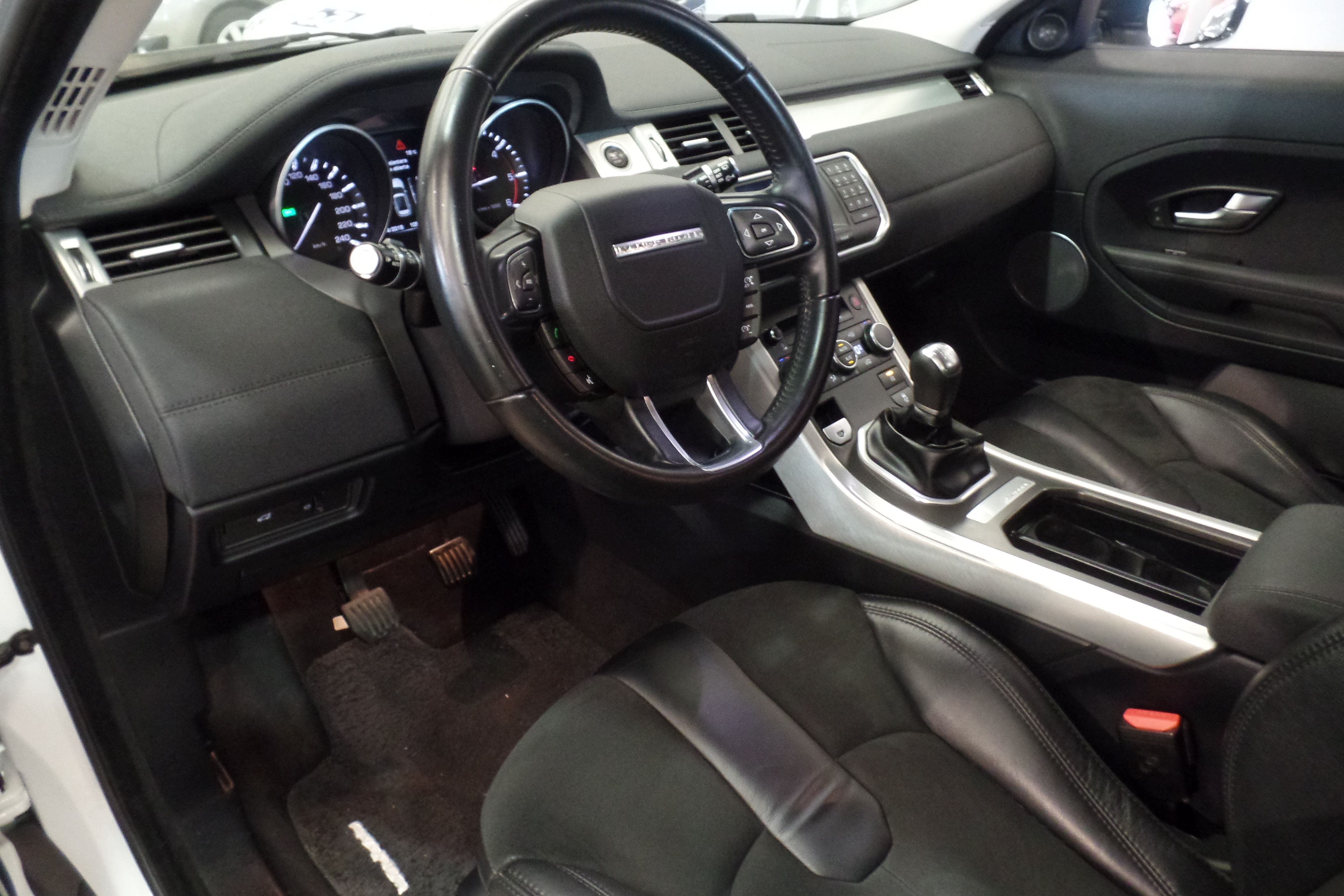 LAND-ROVER Range Rover Evoque 2.2L eD4 150CV 4×2 Pure (2460HVX): Servicios Peugeot de Senra Sport LAND-ROVER Range Rover Evoque 2.2L eD4 150CV 4×2 Pure (2460HVX): Servicios Peugeot de Senra Sport