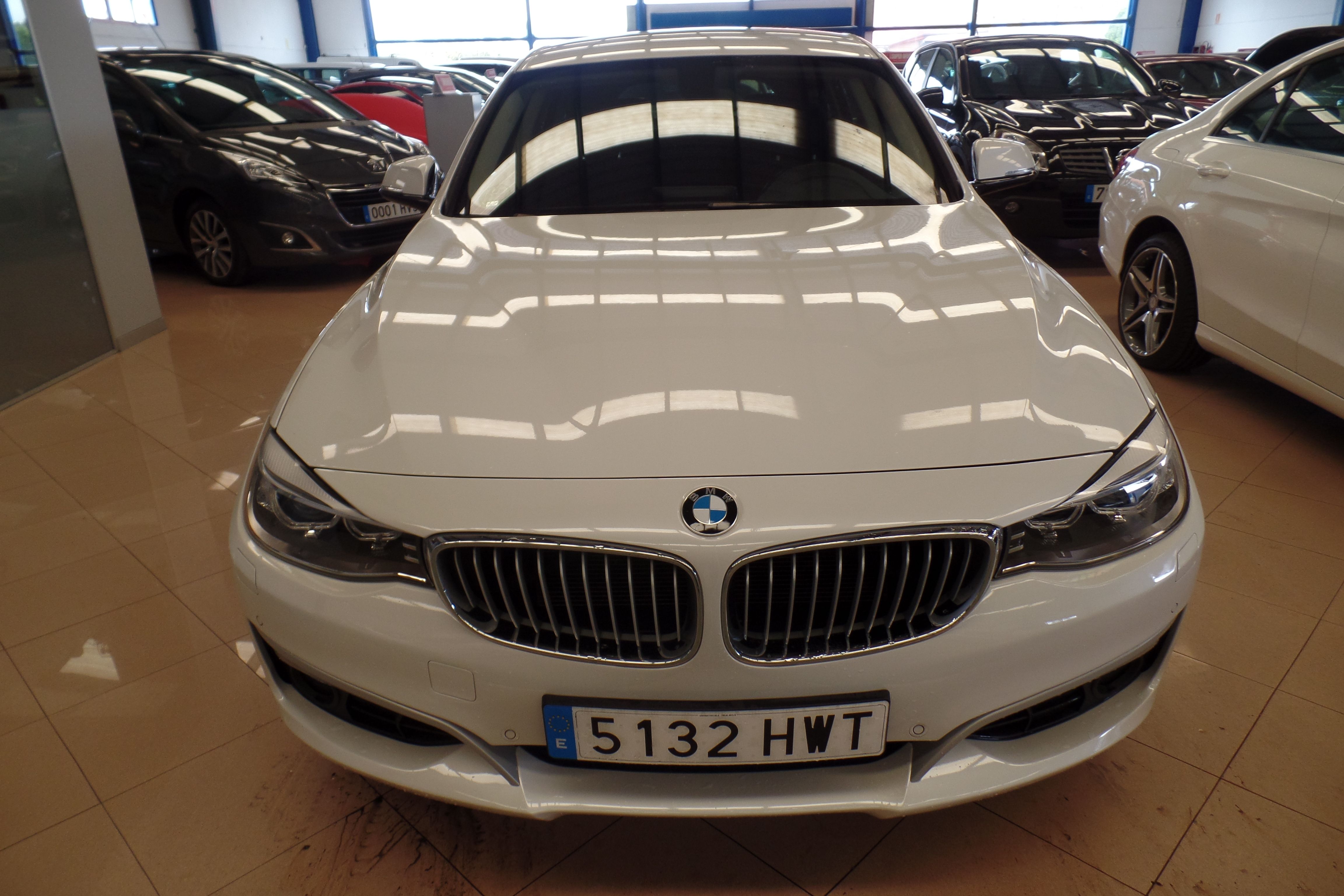 BMW Serie 3 325d Gran Turismo (5132-HWT): Servicios Peugeot de Senra Sport BMW Serie 3 325d Gran Turismo (5132-HWT): Servicios Peugeot de Senra Sport