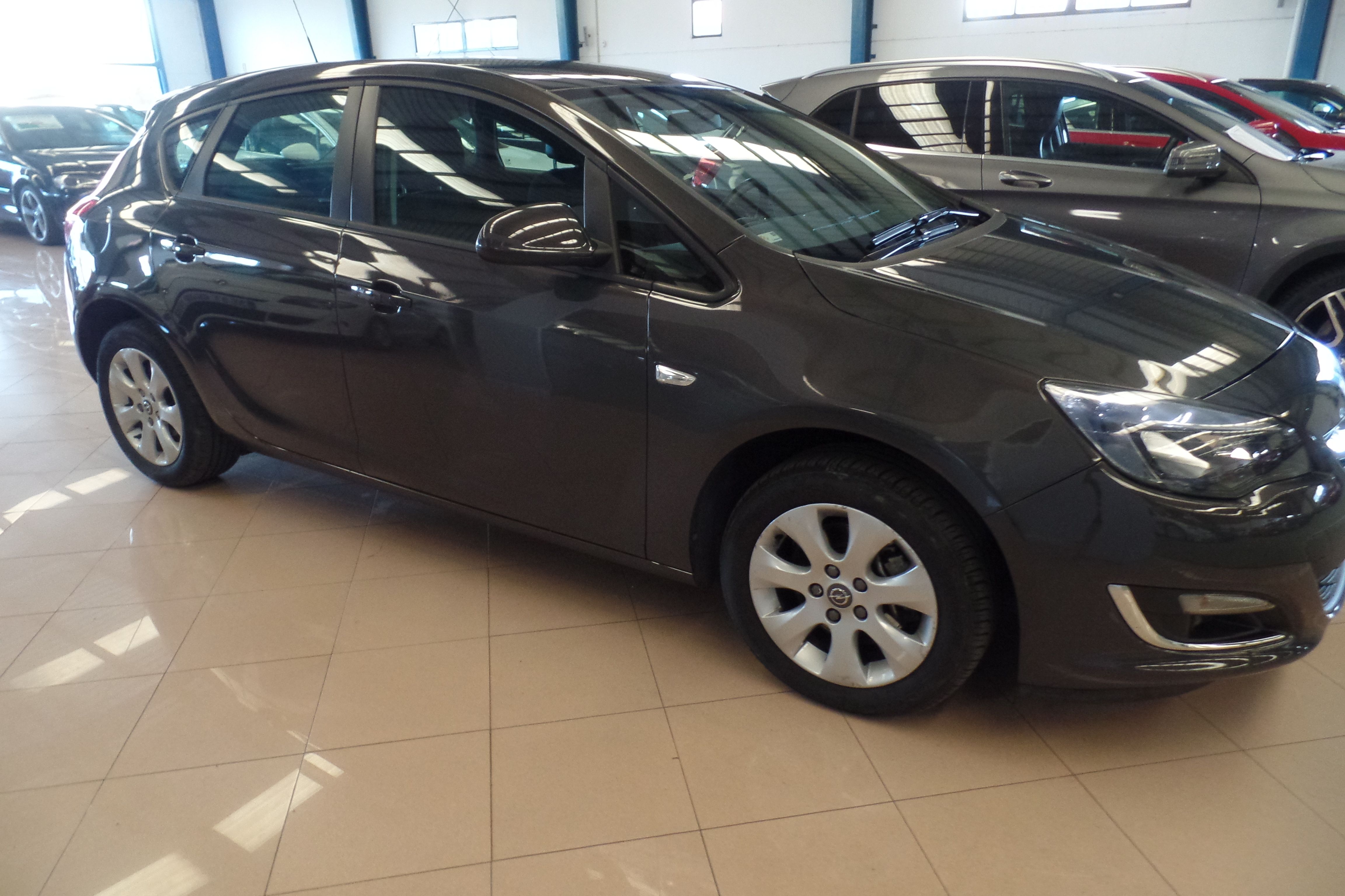 OPEL Astra 1.7 CDTi 110 CV Business (5436-HVG): Servicios Peugeot de Senra Sport OPEL Astra 1.7 CDTi 110 CV Business (5436-HVG): Servicios Peugeot de Senra Sport