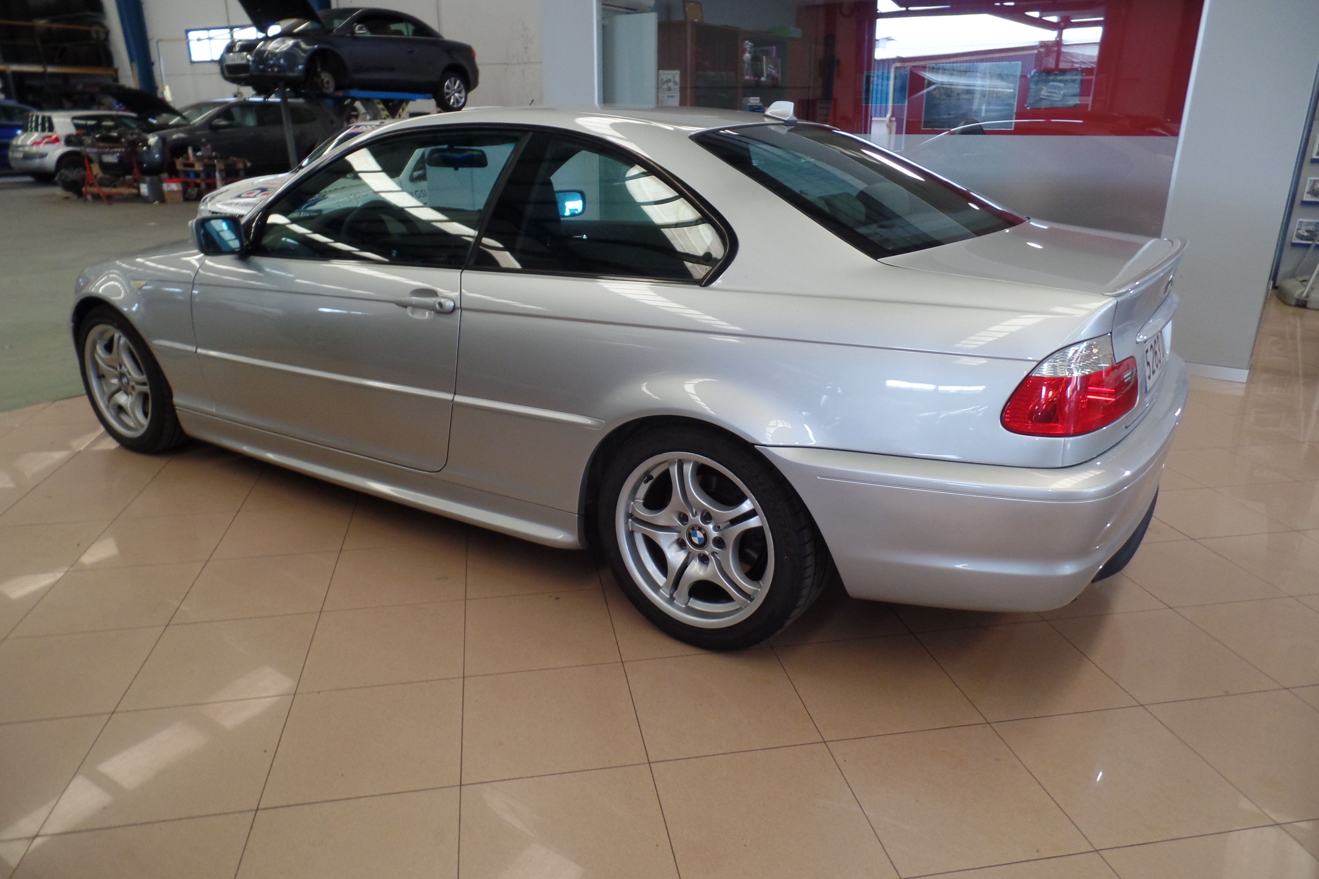 BMW Serie 3 318d Essential Edition Touring (8551-HNF): Servicios Peugeot de Senra Sport BMW Serie 3 318d Essential Edition Touring (8551-HNF): Servicios Peugeot de Senra Sport