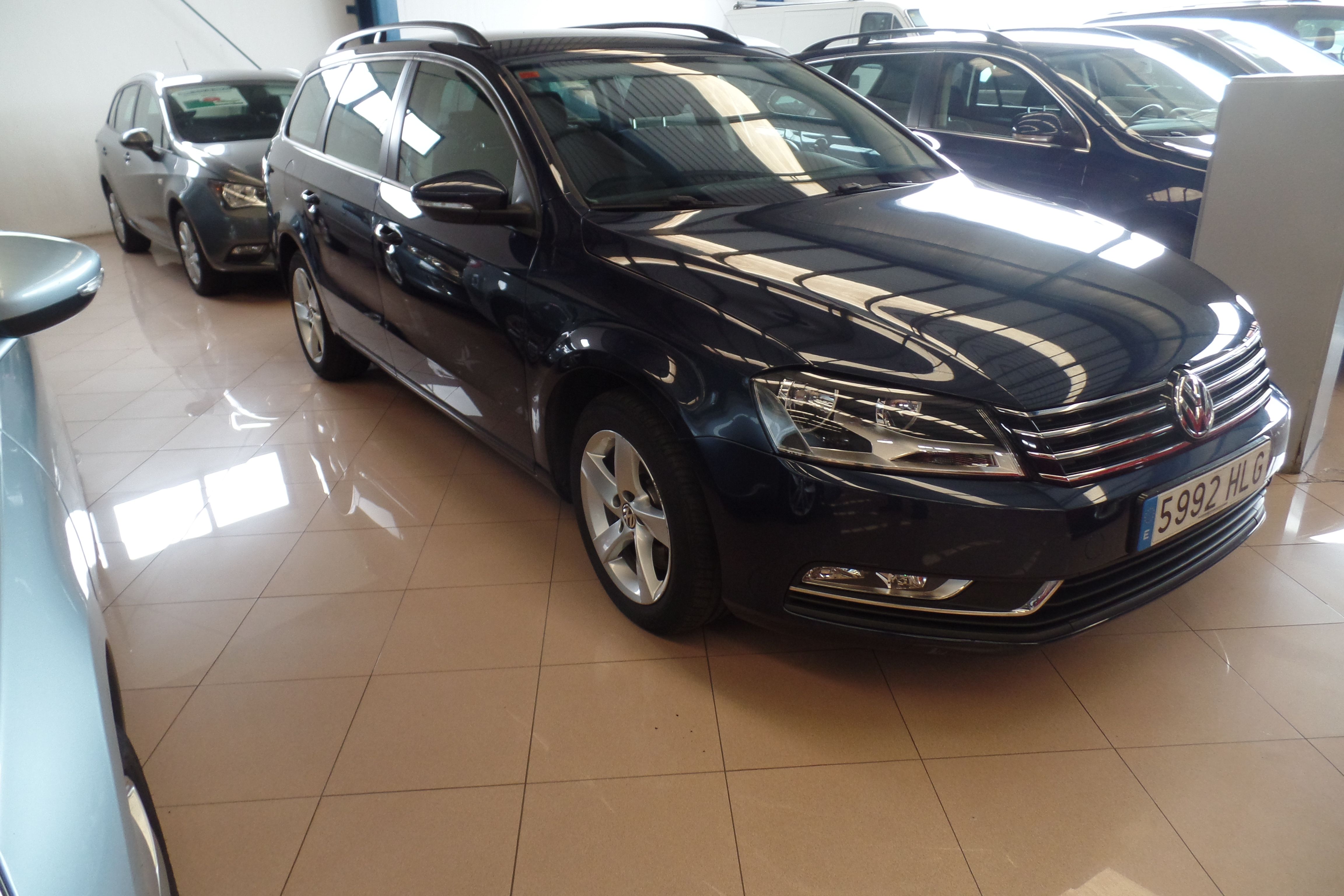 VOLKSWAGEN Passat Variant 2.0 TDI 140cv Edition BMot Tech (5992-HLG): Servicios Peugeot de Senra Sport VOLKSWAGEN Passat Variant 2.0 TDI 140cv Edition BMot Tech (5992-HLG): Servicios Peugeot de Senra Sport