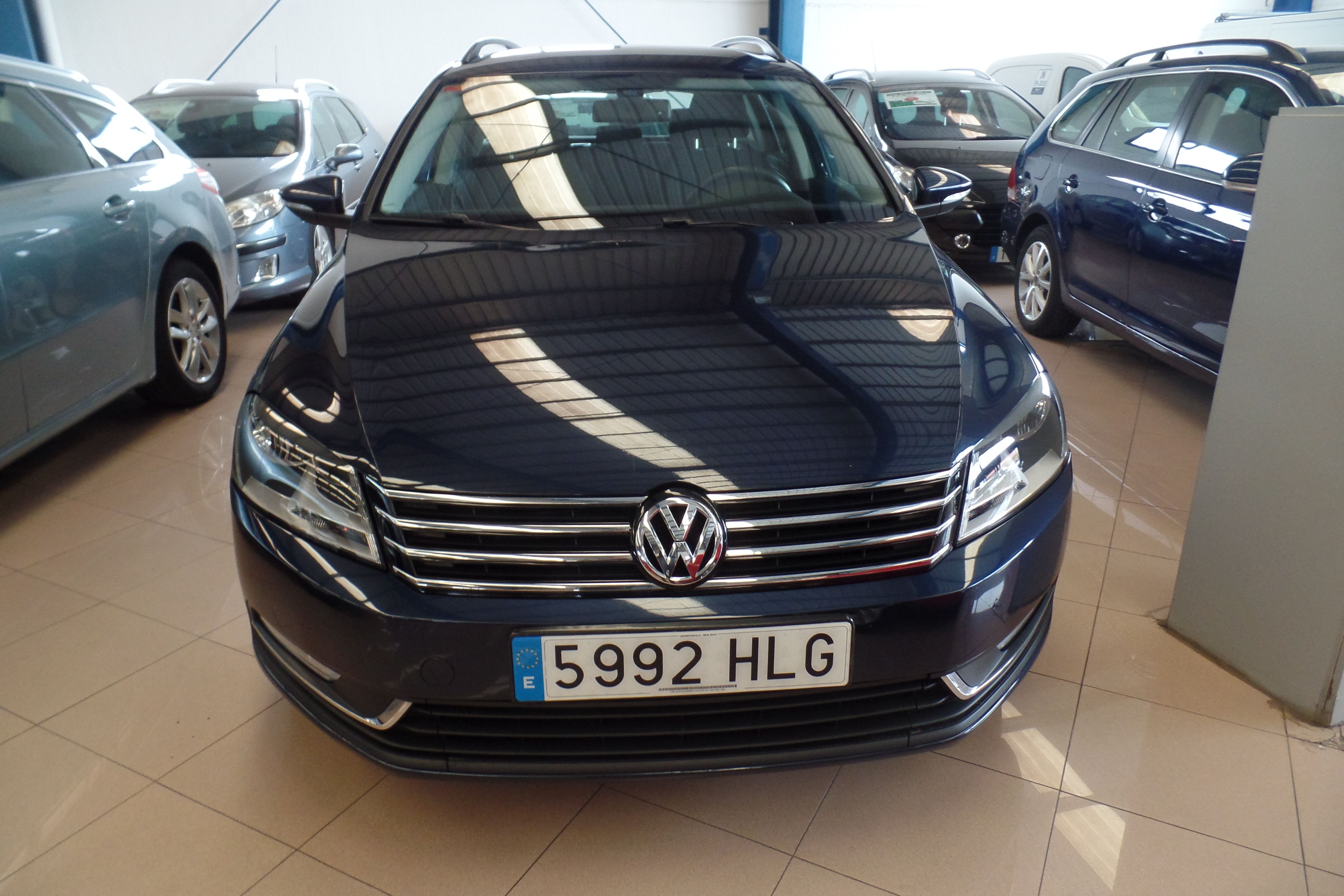 VOLKSWAGEN Passat Variant 2.0 TDI 140cv Edition BMot Tech (5992-HLG): Servicios Peugeot de Senra Sport VOLKSWAGEN Passat Variant 2.0 TDI 140cv Edition BMot Tech (5992-HLG): Servicios Peugeot de Senra Sport