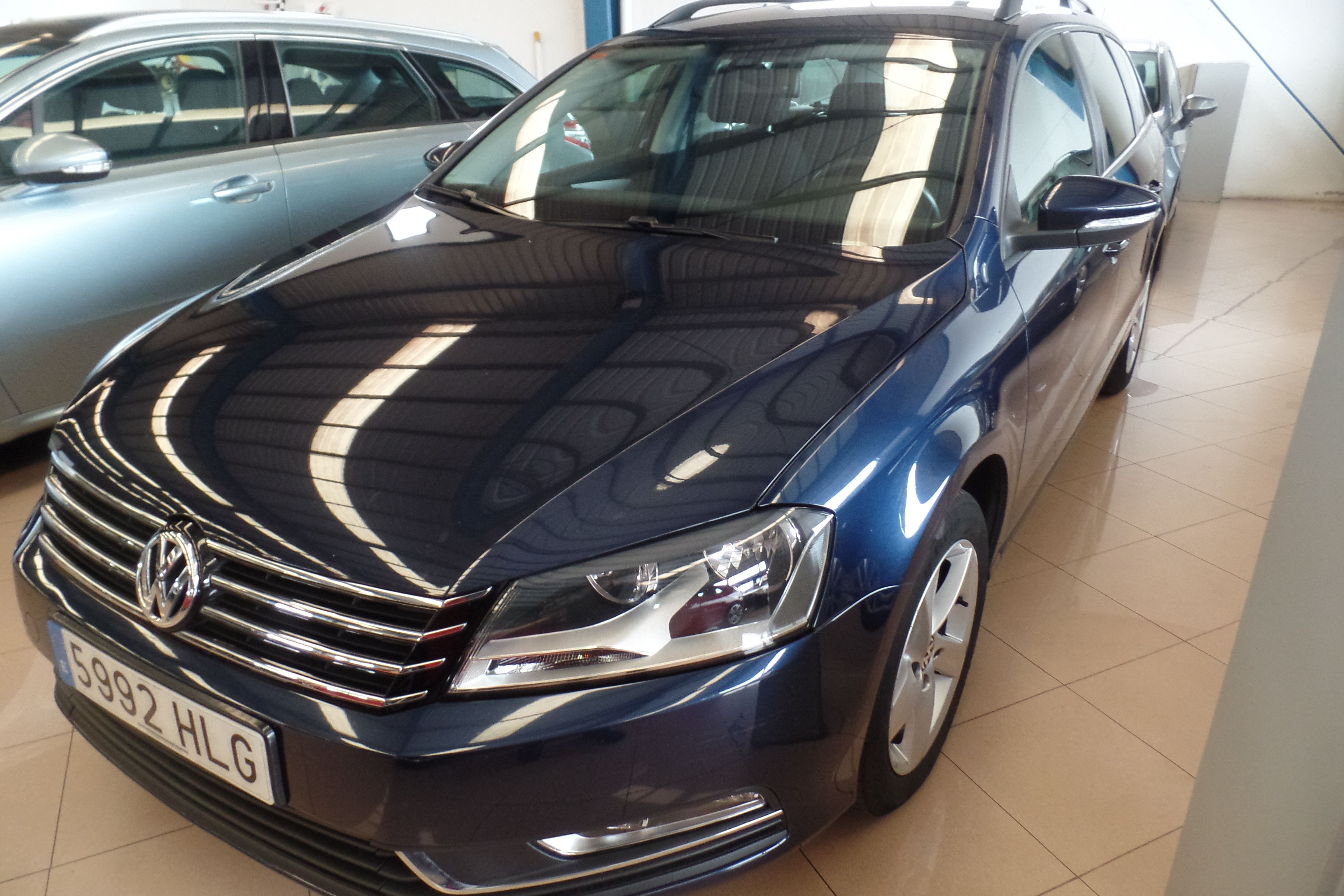 VOLKSWAGEN Passat Variant 2.0 TDI 140cv Edition BMot Tech (5992-HLG): Servicios Peugeot de Senra Sport VOLKSWAGEN Passat Variant 2.0 TDI 140cv Edition BMot Tech (5992-HLG): Servicios Peugeot de Senra Sport