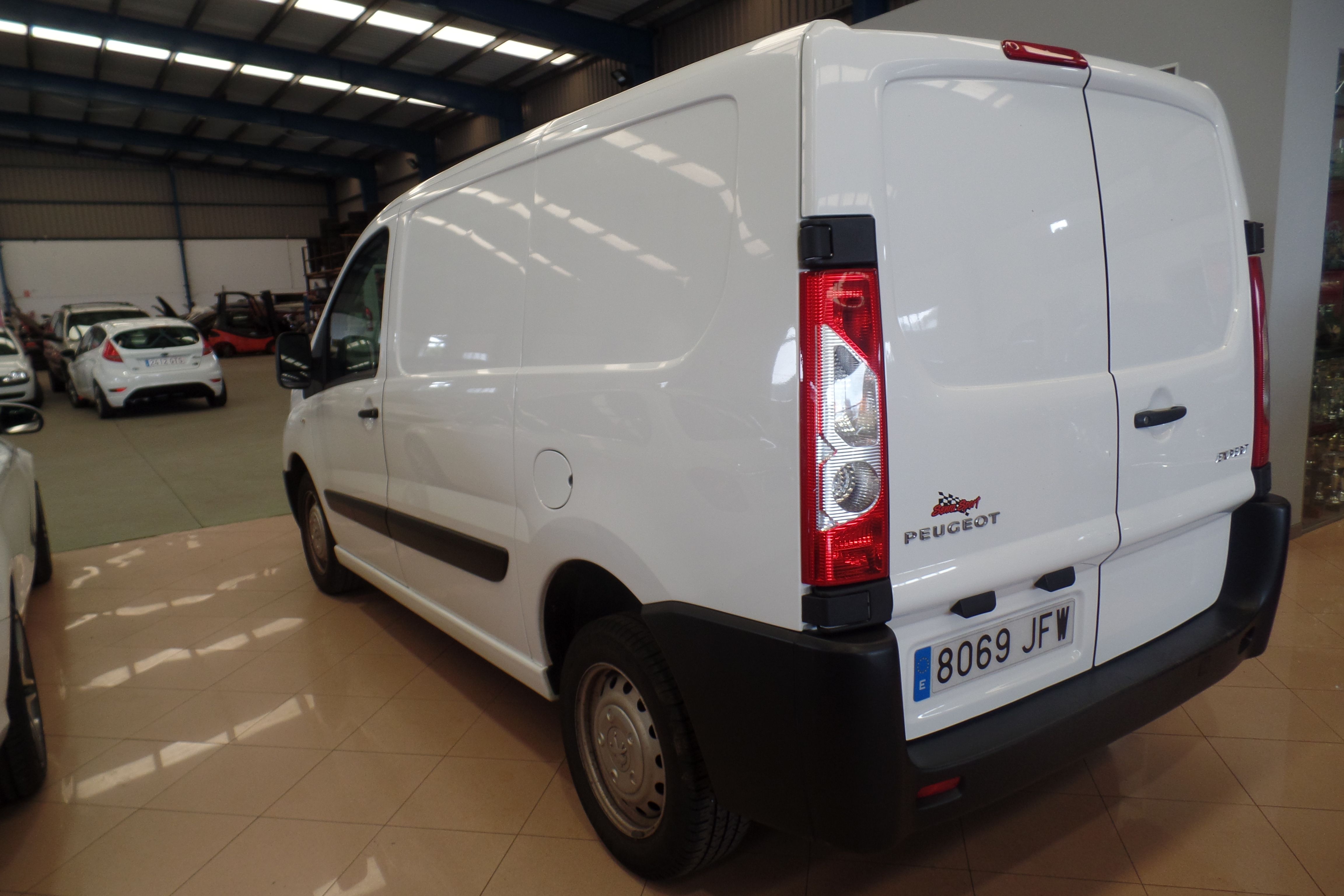PEUGEOT Expert 227 L1H1 1.6 HDi 90 (8069-JFW): Servicios Peugeot de Senra Sport PEUGEOT Expert 227 L1H1 1.6 HDi 90 (8069-JFW): Servicios Peugeot de Senra Sport