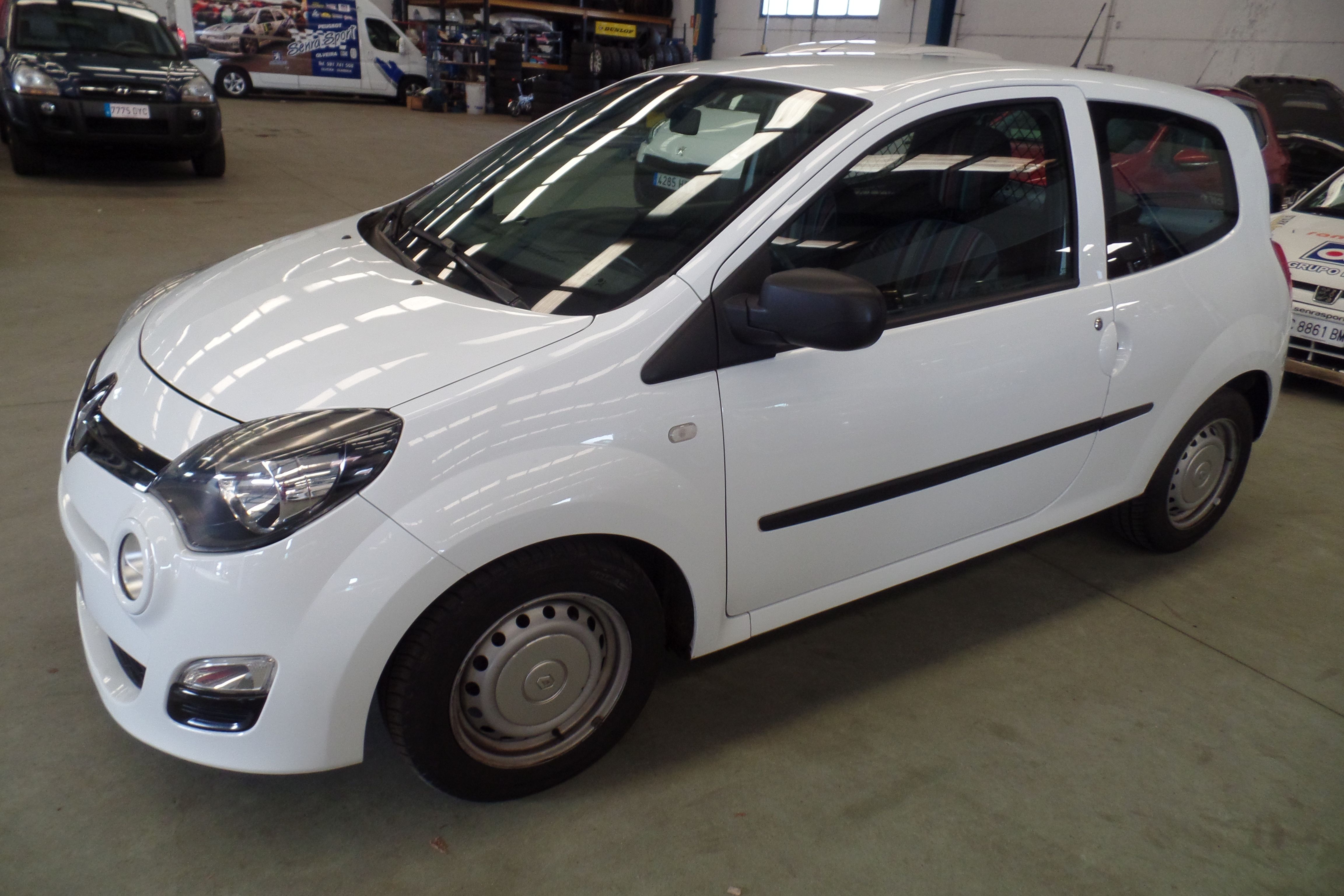 RENAULT Twingo Societe Fase2 dCi 75 E5 (1504-HKN): Servicios Peugeot de Senra Sport RENAULT Twingo Societe Fase2 dCi 75 E5 (1504-HKN): Servicios Peugeot de Senra Sport