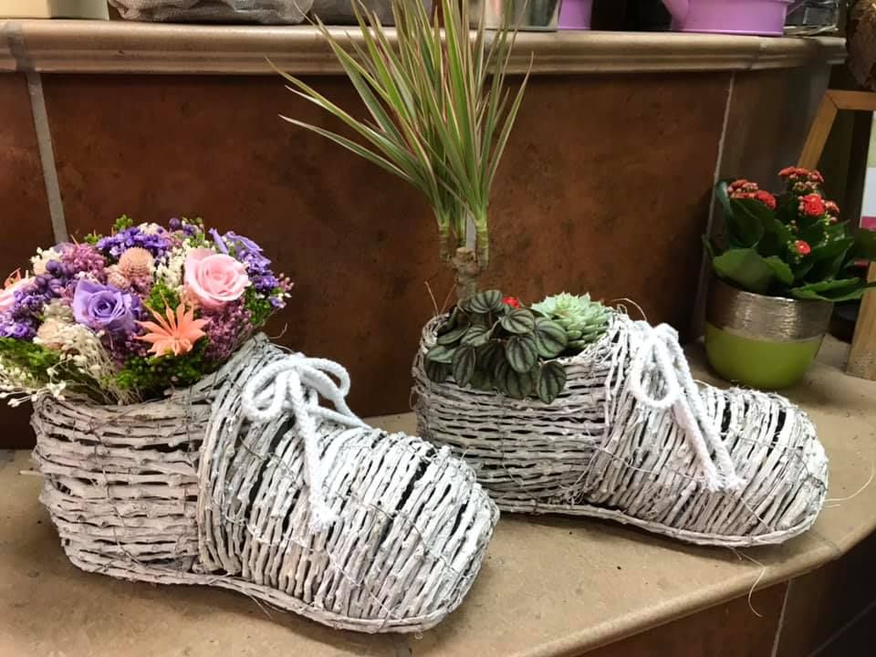 Servicio a domicilio sin cargo: Servicios de Floristería Campo y Jardín Servicio a domicilio sin cargo: Servicios de Floristería Campo y Jardín