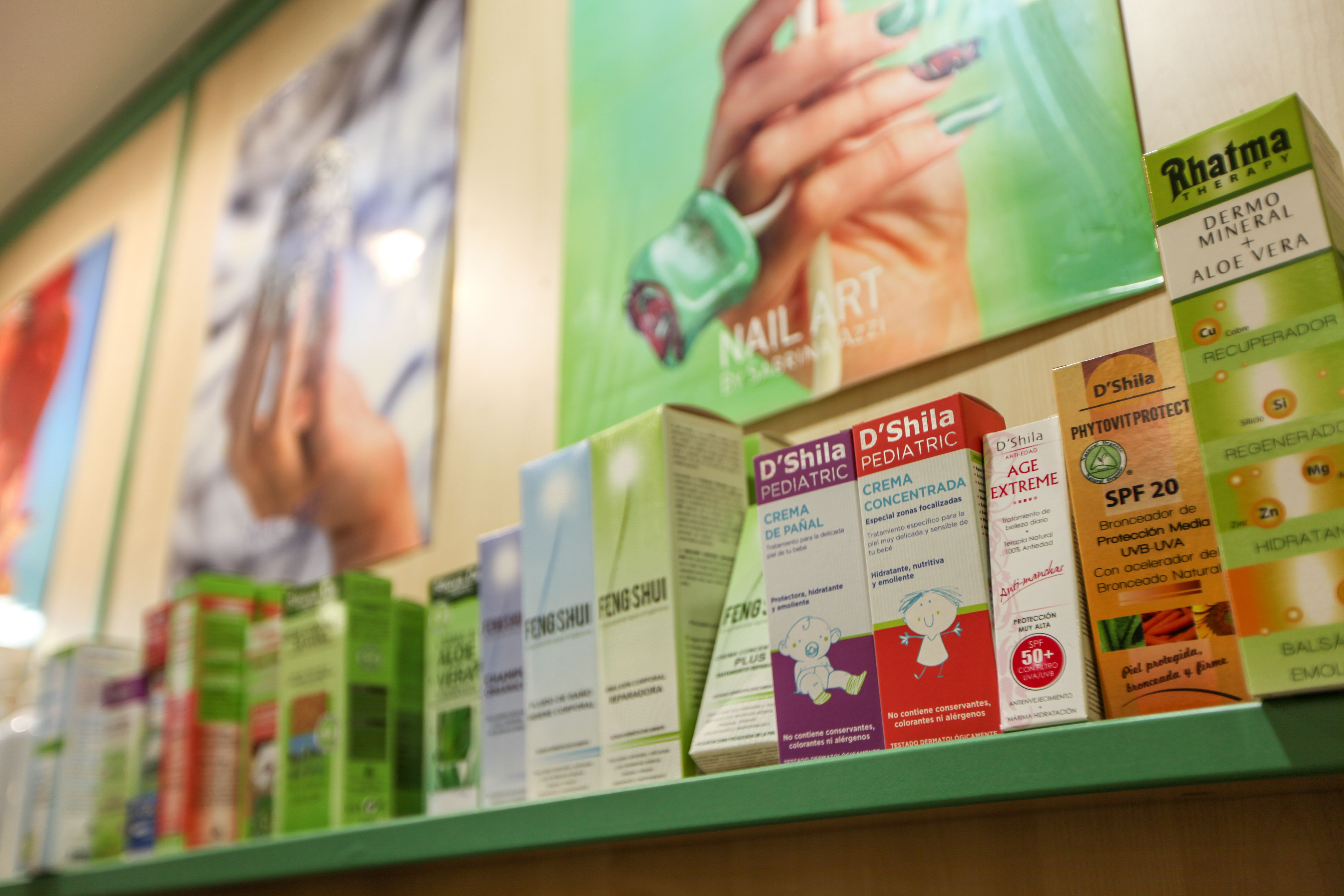 Foto 20 de Peluquería y estética (distribución) en Vilafranca del Penedès | Montse Domingo Distribucions