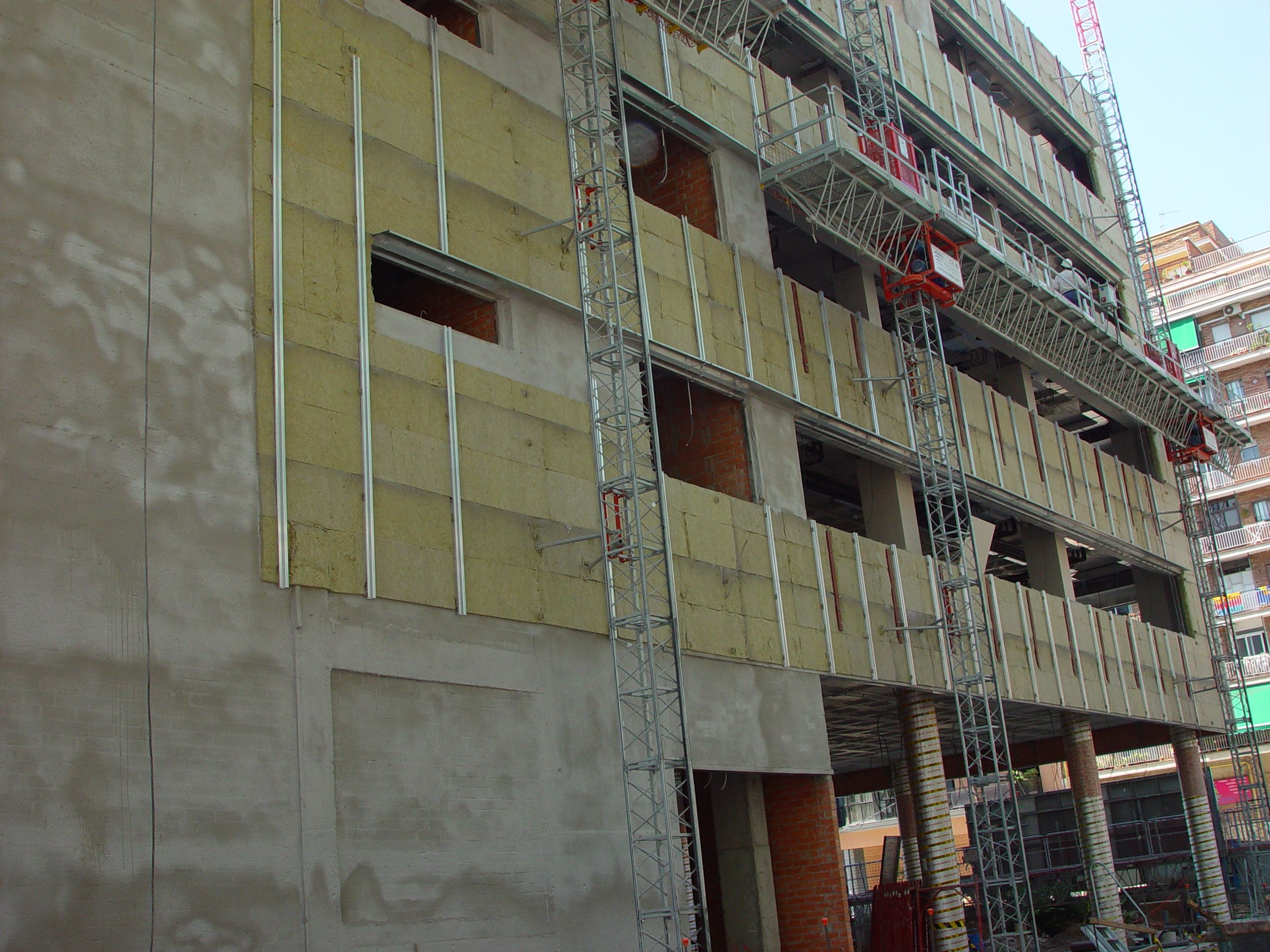 Fachadas ventiladas: Servicios de Construcciones I.M. 2000 Fachadas ventiladas: Servicios de Construcciones I.M. 2000