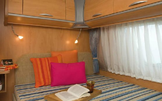 Sun Roller: Catálogo de Caravanas Itsas Mendi, S.L. Sun Roller: Catálogo de Caravanas Itsas Mendi, S.L.
