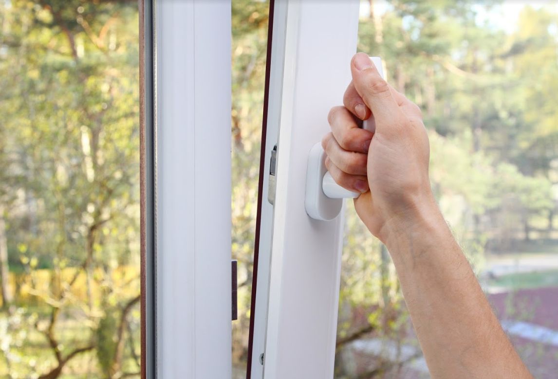 Puertas y ventanas: Catálogo de MC Alumini Puertas y ventanas: Catálogo de MC Alumini