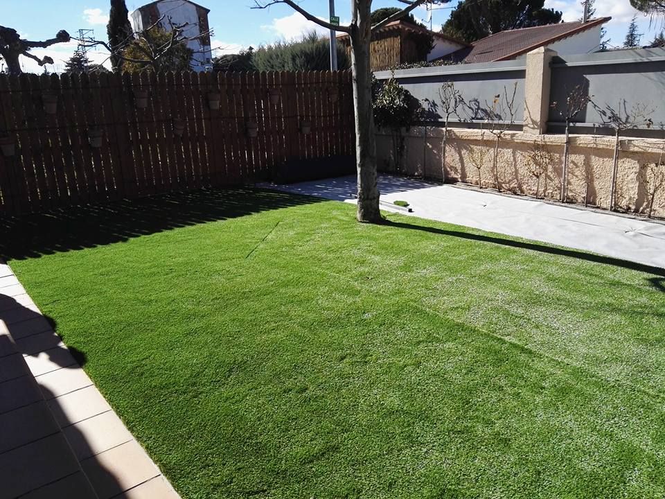 Césped artificial: Servicios de Ávila Espacios verdes Césped artificial: Servicios de Ávila Espacios verdes