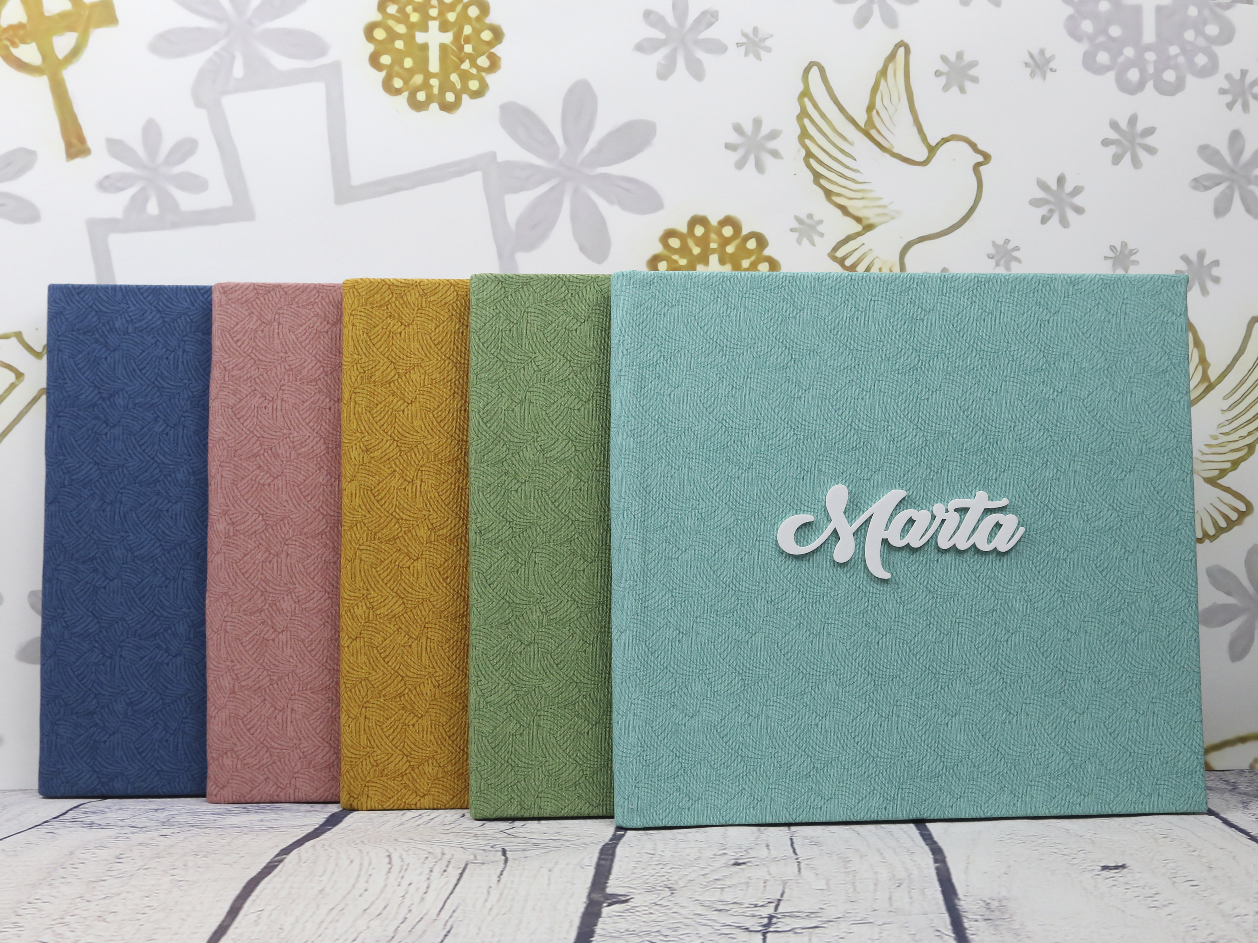 NUEVO MODELOS COMUNIONES 22: Catálogo de Valencia Color NUEVO MODELOS COMUNIONES 22: Catálogo de Valencia Color