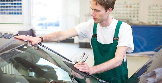 Cambio de lunas: Servicios de Carjumotor Cambio de lunas: Servicios de Carjumotor