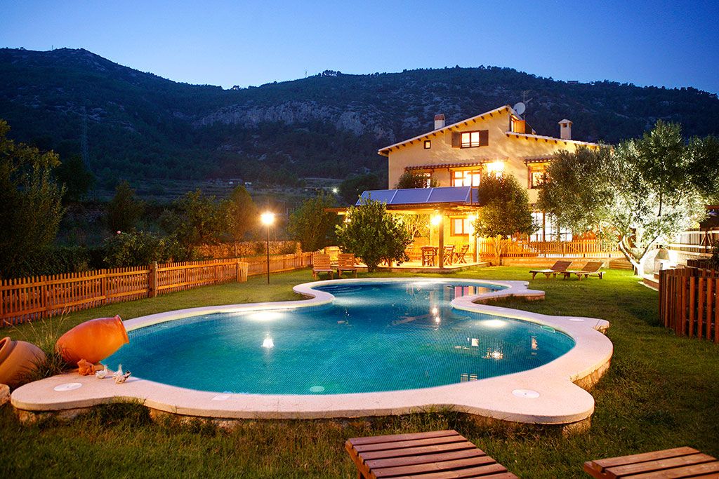 Exteriores: Casa rural de La Ginesta Rural Exteriores: Casa rural de La Ginesta Rural