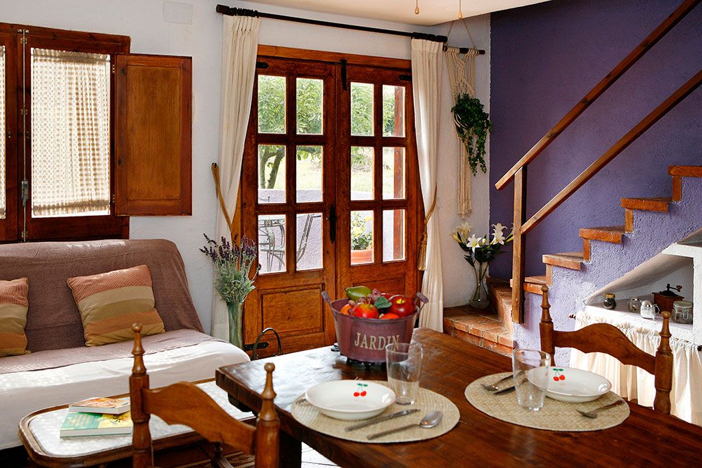 La Casita Lila: Casa rural de La Ginesta Rural La Casita Lila: Casa rural de La Ginesta Rural