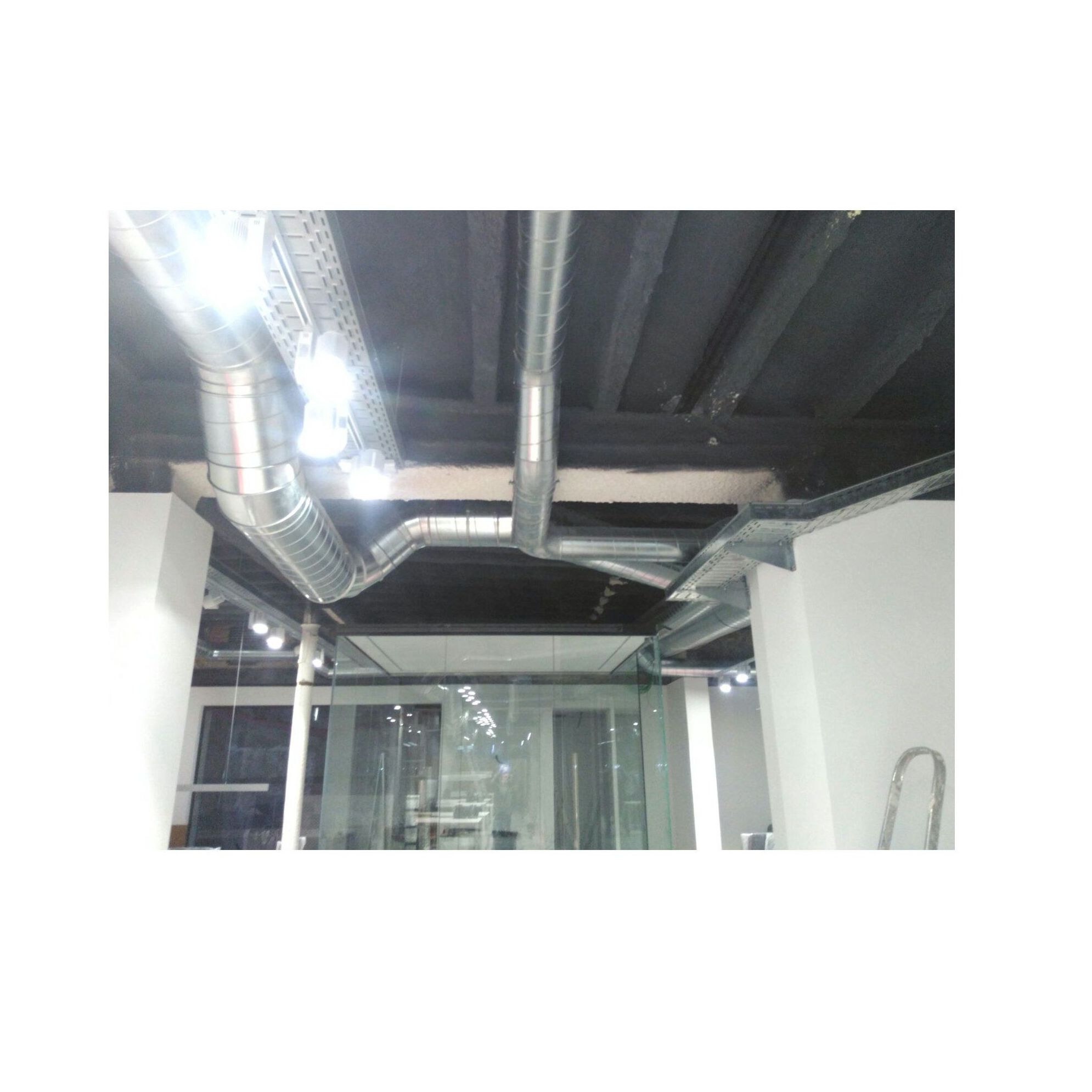 Campanes i extractors: Serveis de Movitub Campanes i extractors: Serveis de Movitub