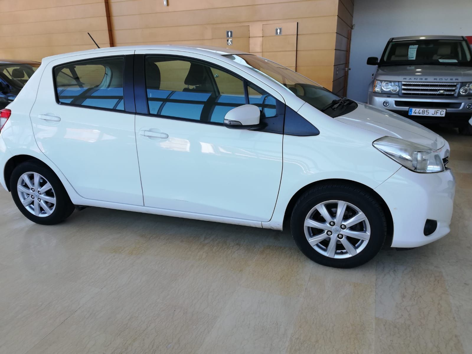 TOYOTA Yaris 70 ACTIVE 5p.: Nuestro Stock de Bon Cars TOYOTA Yaris 70 ACTIVE 5p.: Nuestro Stock de Bon Cars