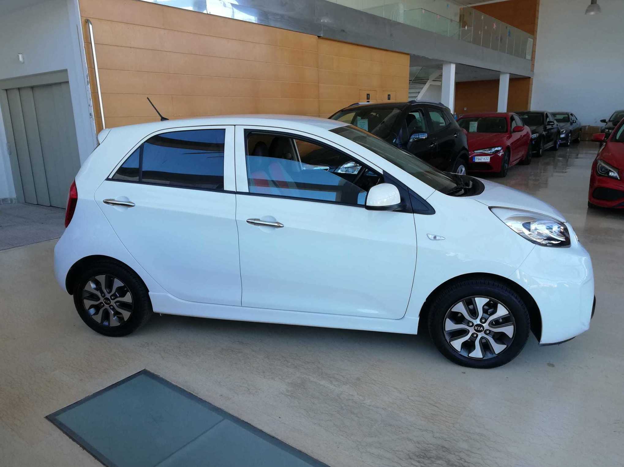 KIA Picanto 1.2 CVVT 85CV Sporty Automatico 5p: Nuestro Stock de Bon Cars KIA Picanto 1.2 CVVT 85CV Sporty Automatico 5p: Nuestro Stock de Bon Cars
